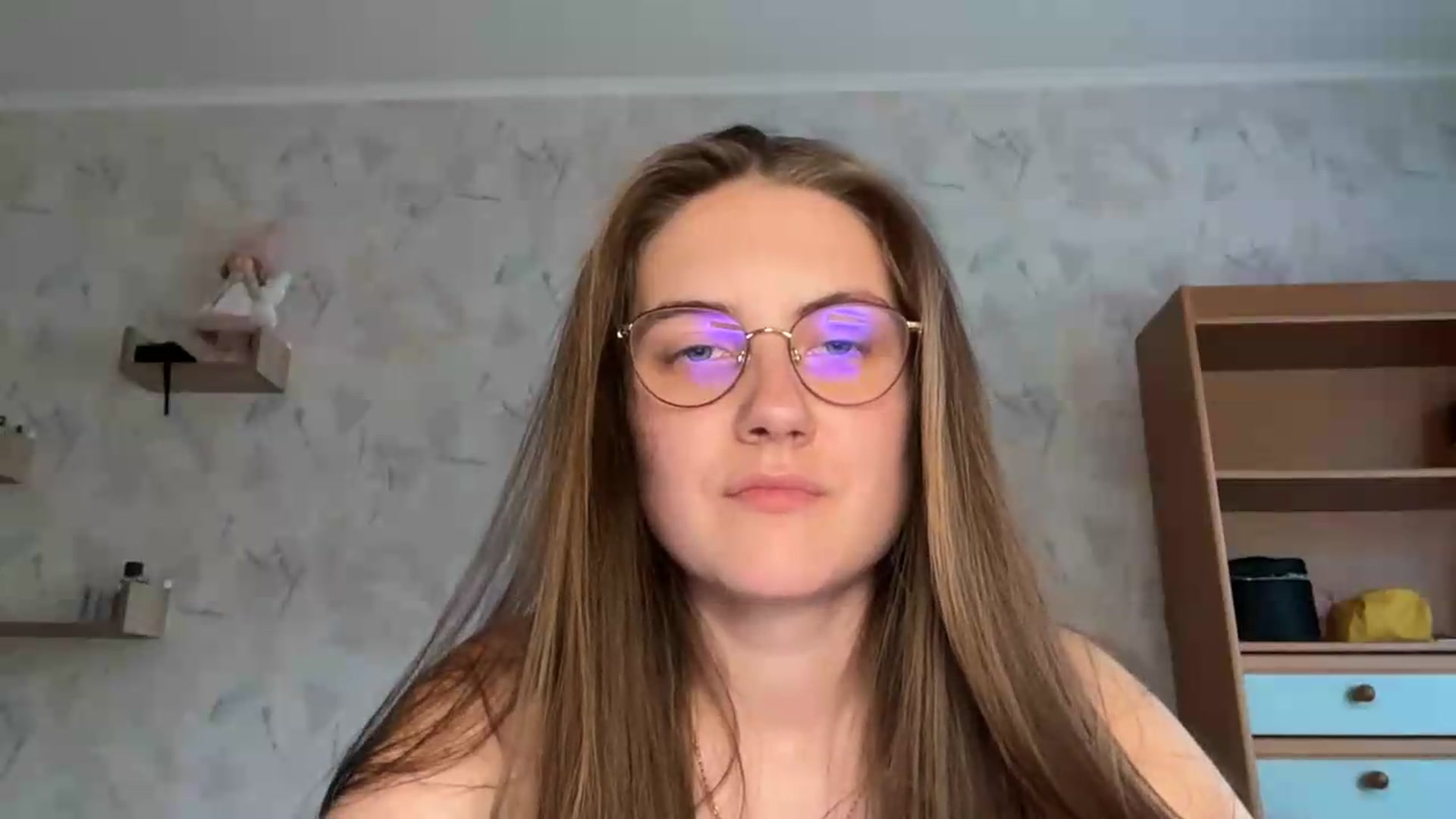 Gallery image thumbnail from ElaraCrimson's myfreecams stream on, 08/17/2026, 15:26 image 18 of 20