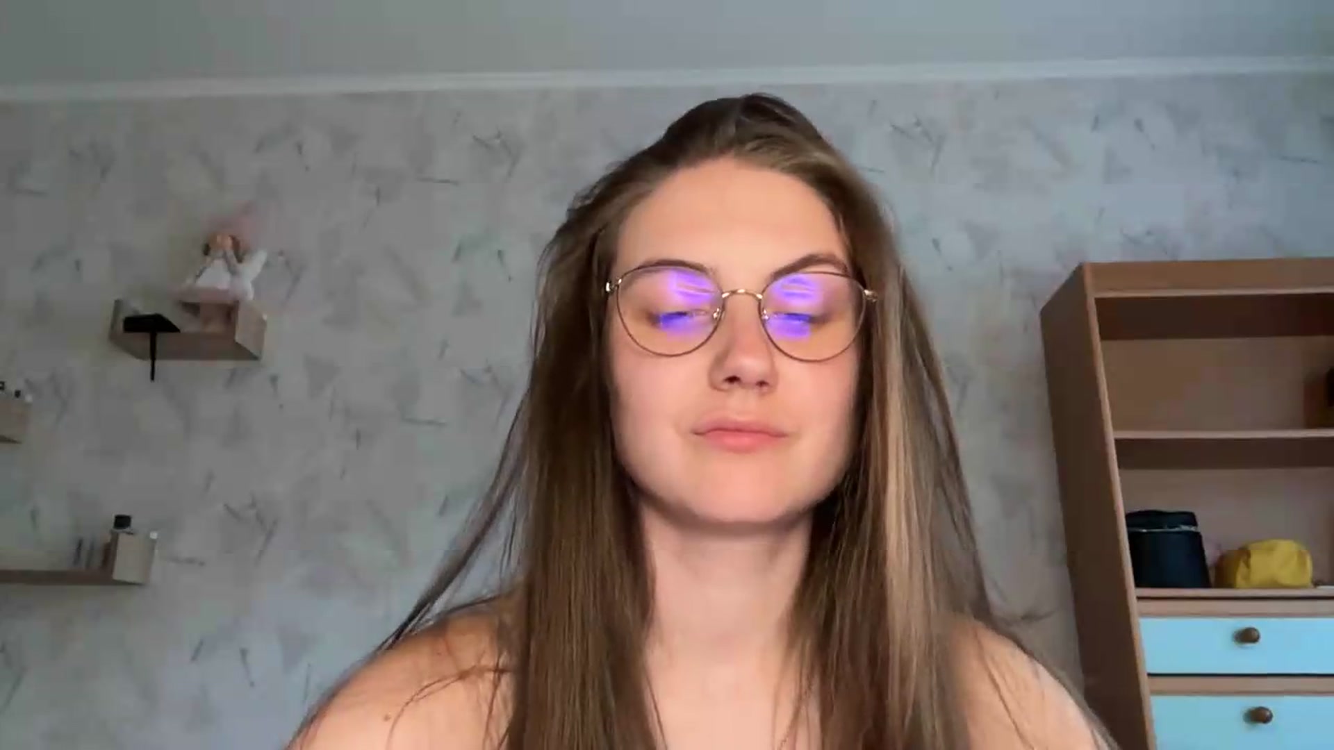Gallery image thumbnail from ElaraCrimson's myfreecams stream on, 08/17/2026, 15:26 image 14 of 20