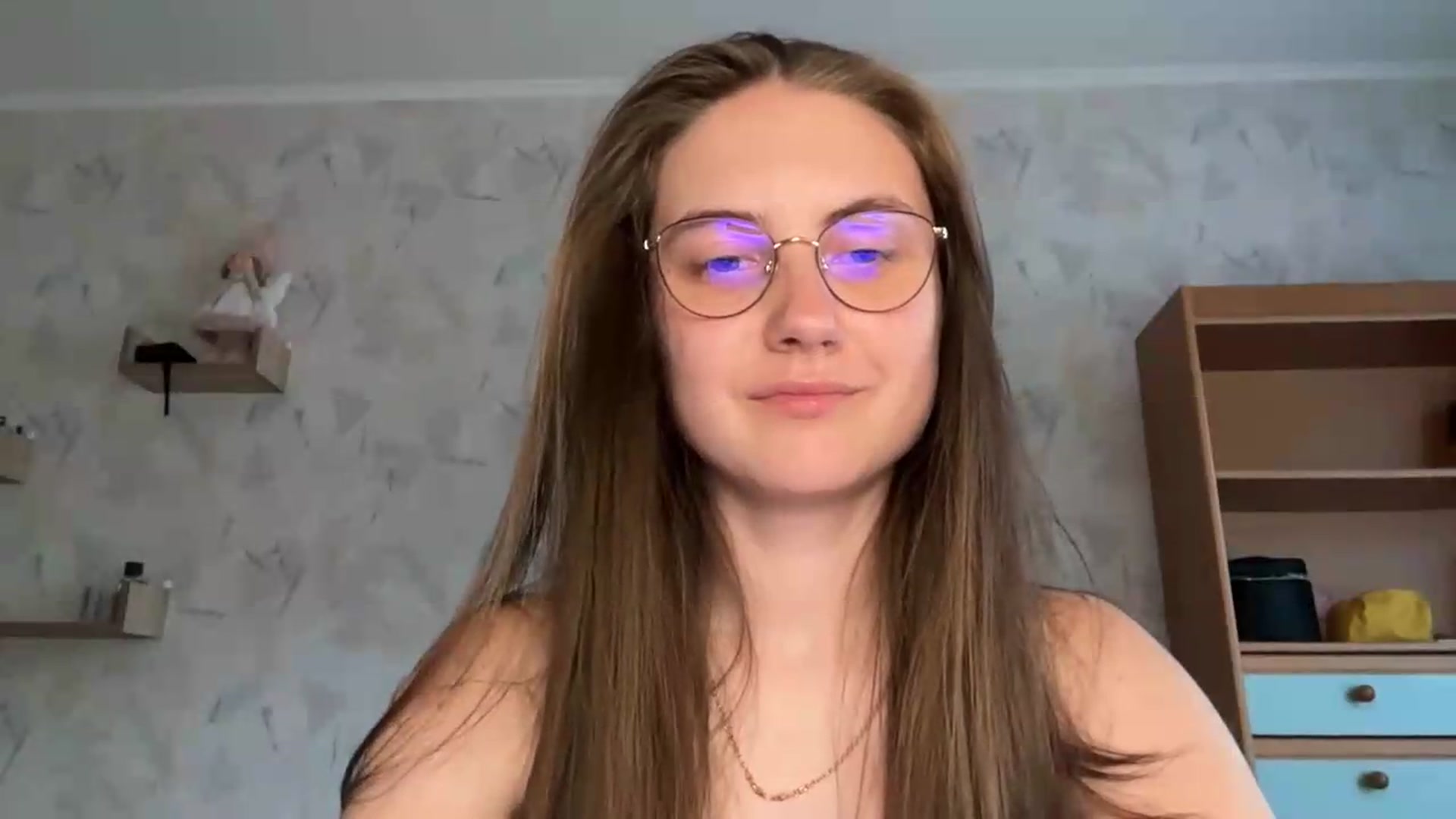 Gallery image thumbnail from ElaraCrimson's myfreecams stream on, 08/17/2026, 15:26 image 17 of 20