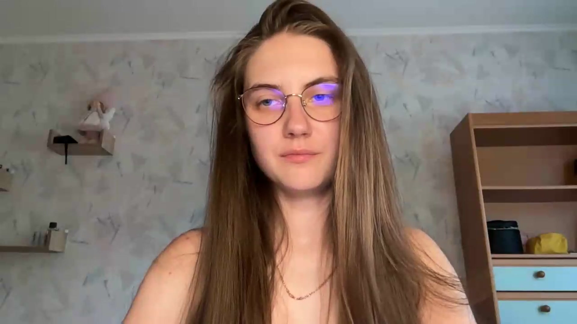 Gallery image thumbnail from ElaraCrimson's myfreecams stream on, 08/17/2026, 15:26 image 16 of 20