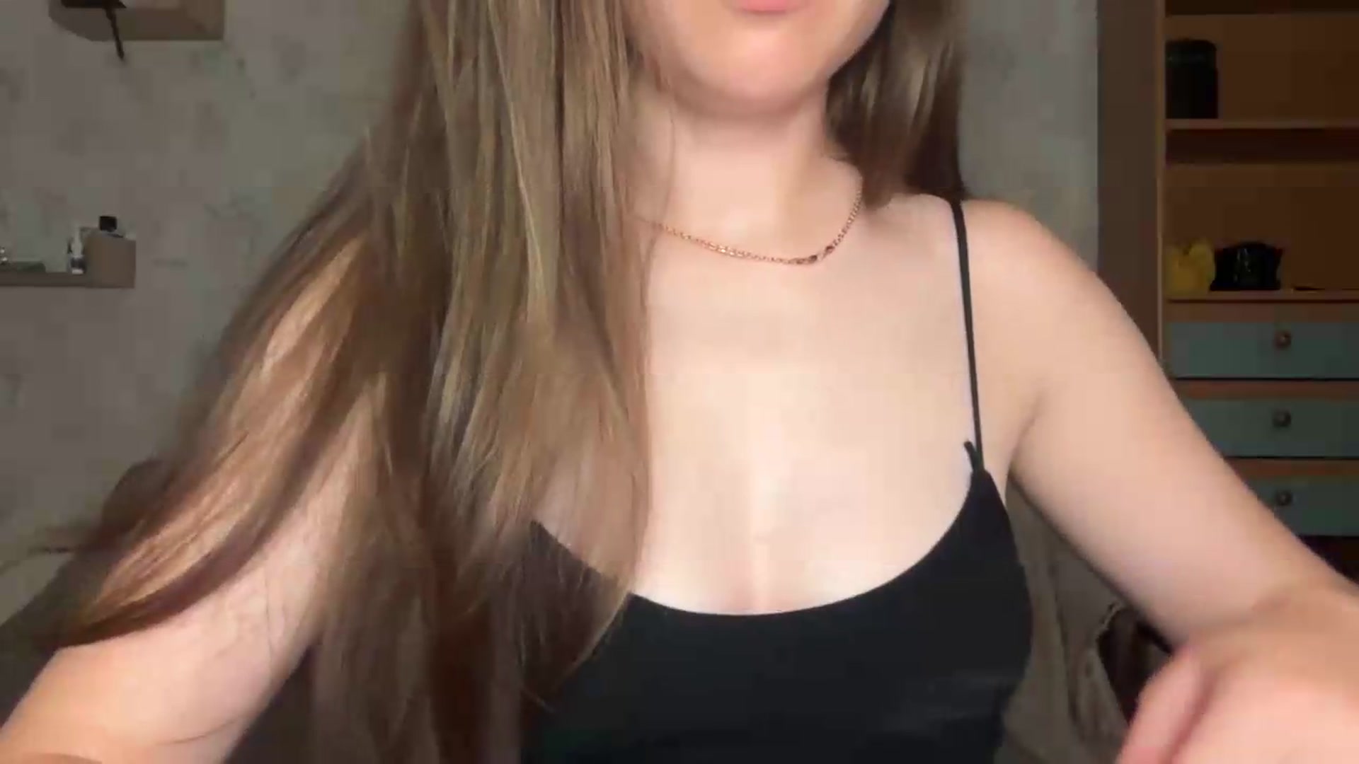Gallery image thumbnail from ElaraCrimson's myfreecams stream on, 09/01/2026, 18:59 image 10 of 20