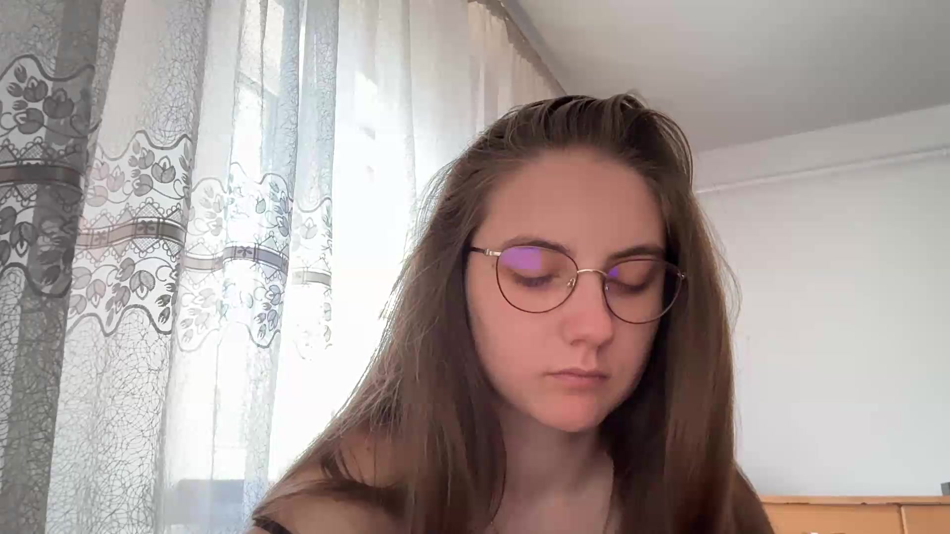 Gallery image thumbnail from ElaraCrimson's myfreecams stream on, 09/14/2026, 10:01 image 16 of 20