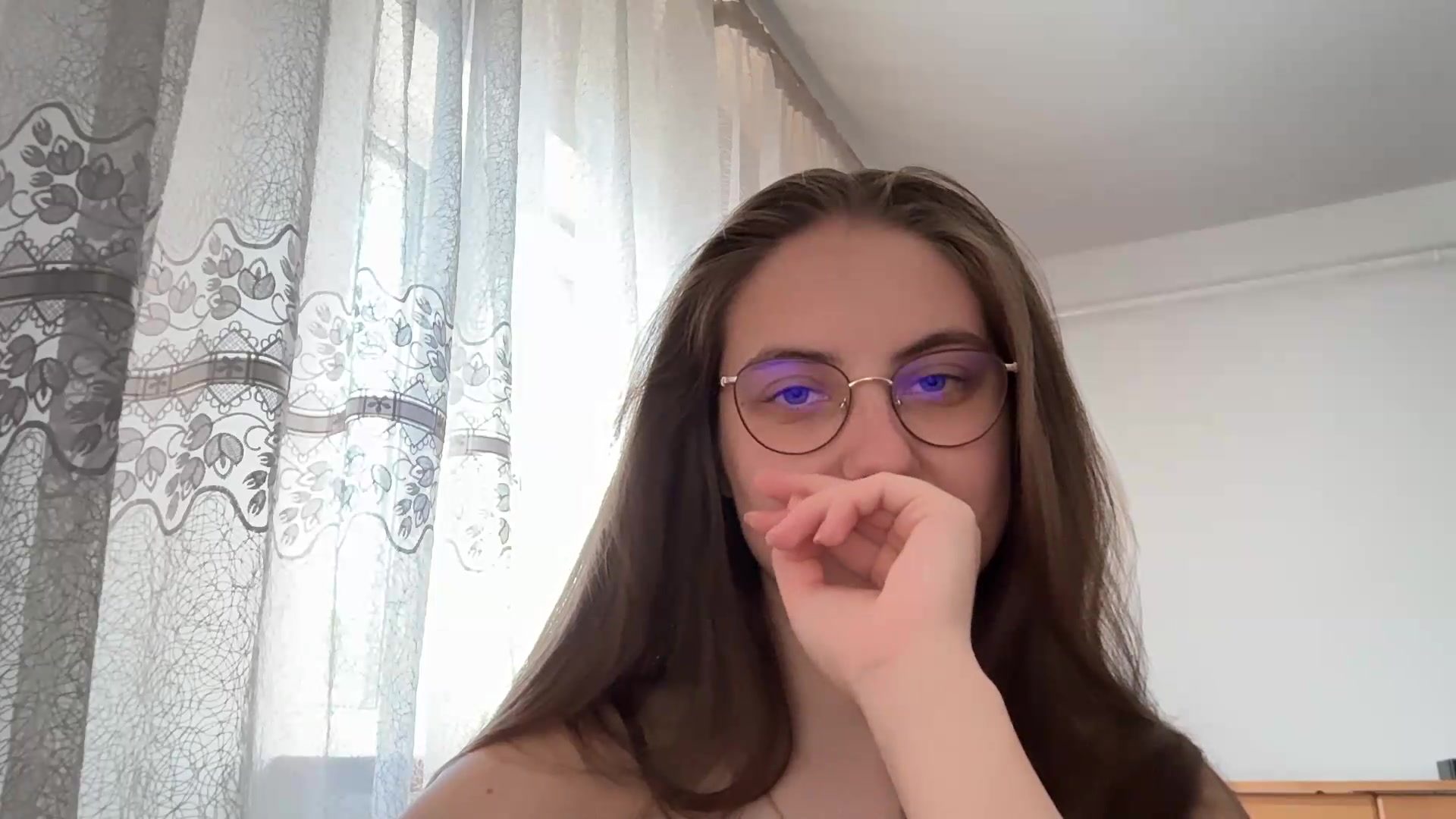 Gallery image thumbnail from ElaraCrimson's myfreecams stream on, 09/14/2026, 10:01 image 10 of 20