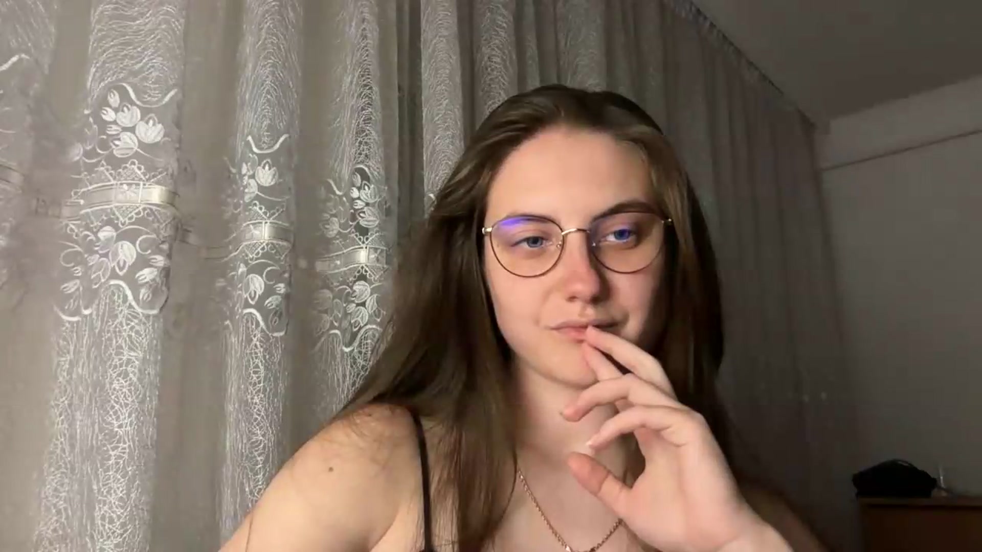 Gallery image thumbnail from ElaraCrimson's myfreecams stream on, 09/16/2026, 19:15 image 17 of 20