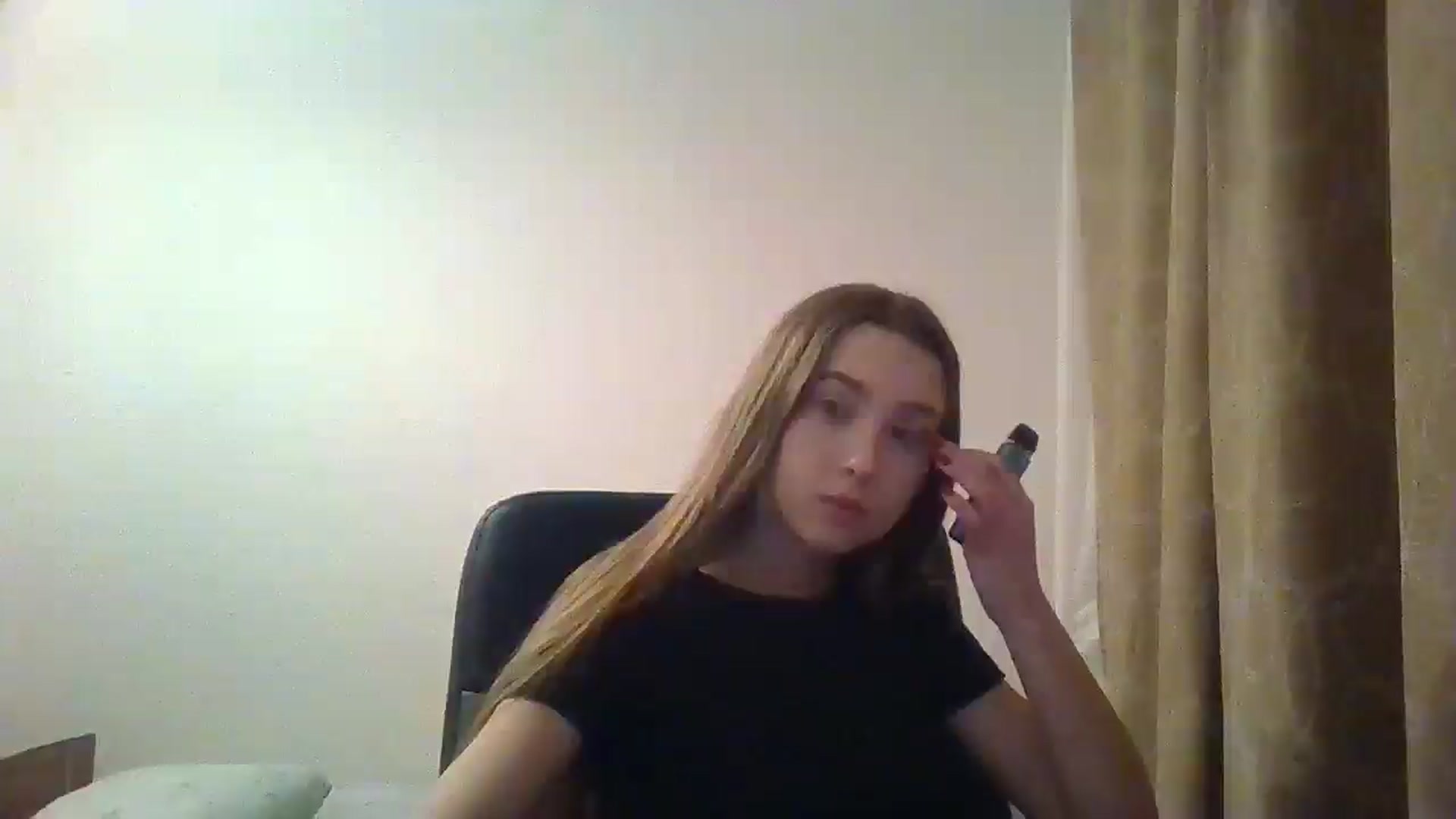 Gallery image thumbnail from ElariaVee's myfreecams stream on, 11/16/2025, 15:37 image 1 of 20