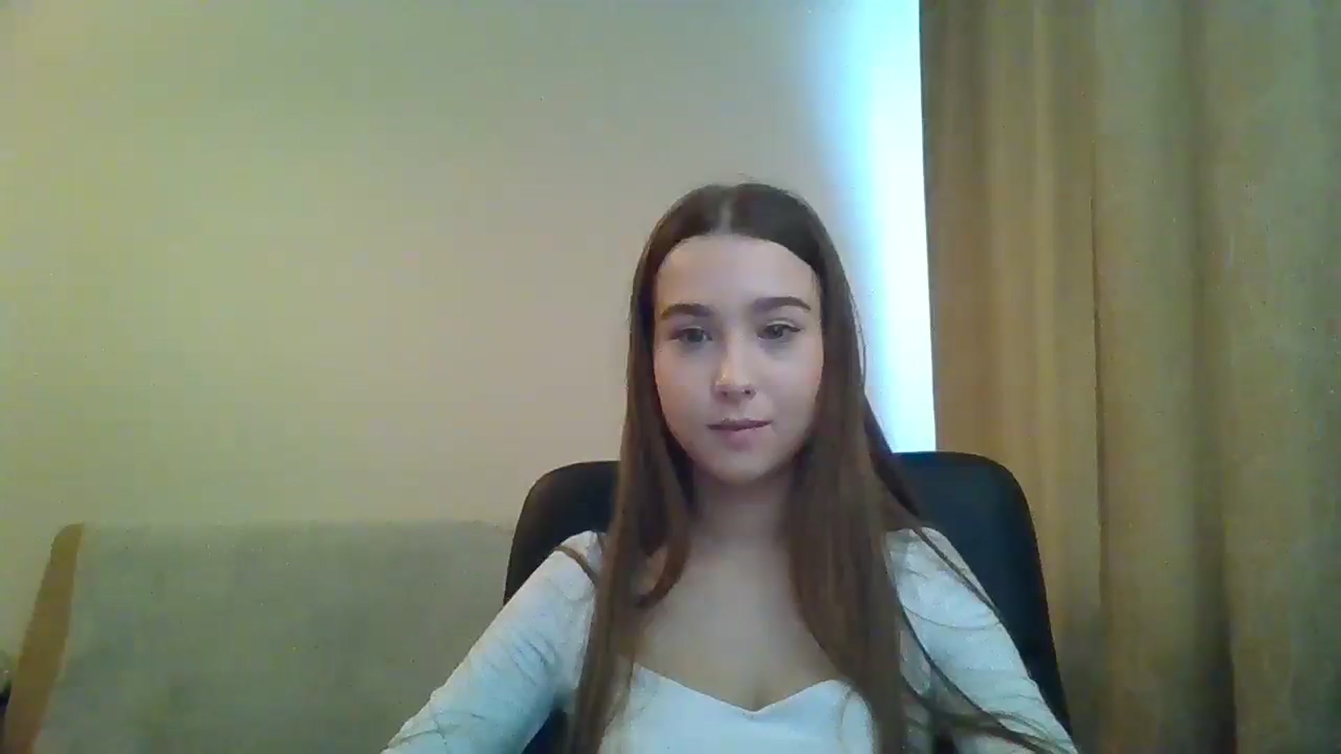 Gallery image thumbnail from ElariaVee's myfreecams stream on, 12/18/2025, 12:40 image 4 of 20