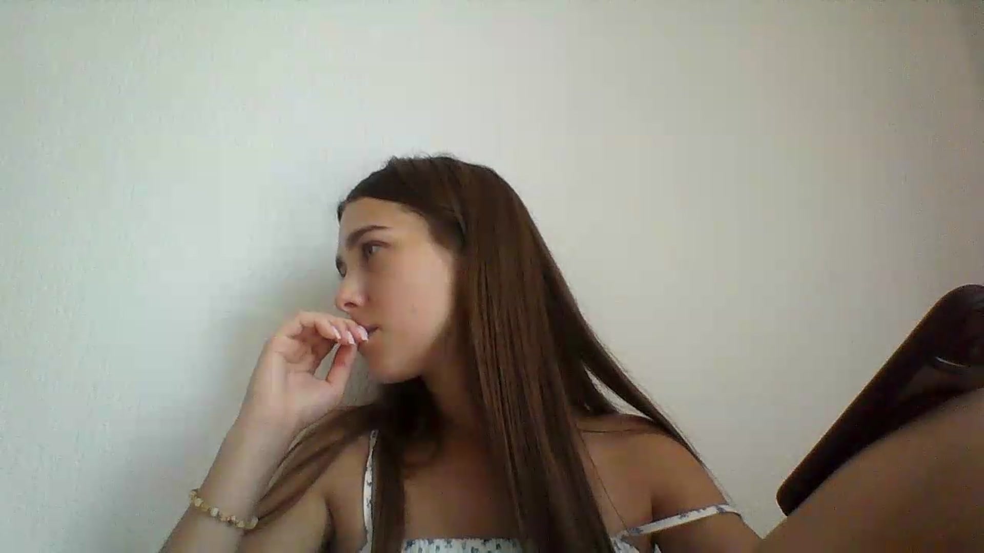Gallery image thumbnail from ElariaVee's myfreecams stream on, 08/06/2026, 13:47 image 9 of 20