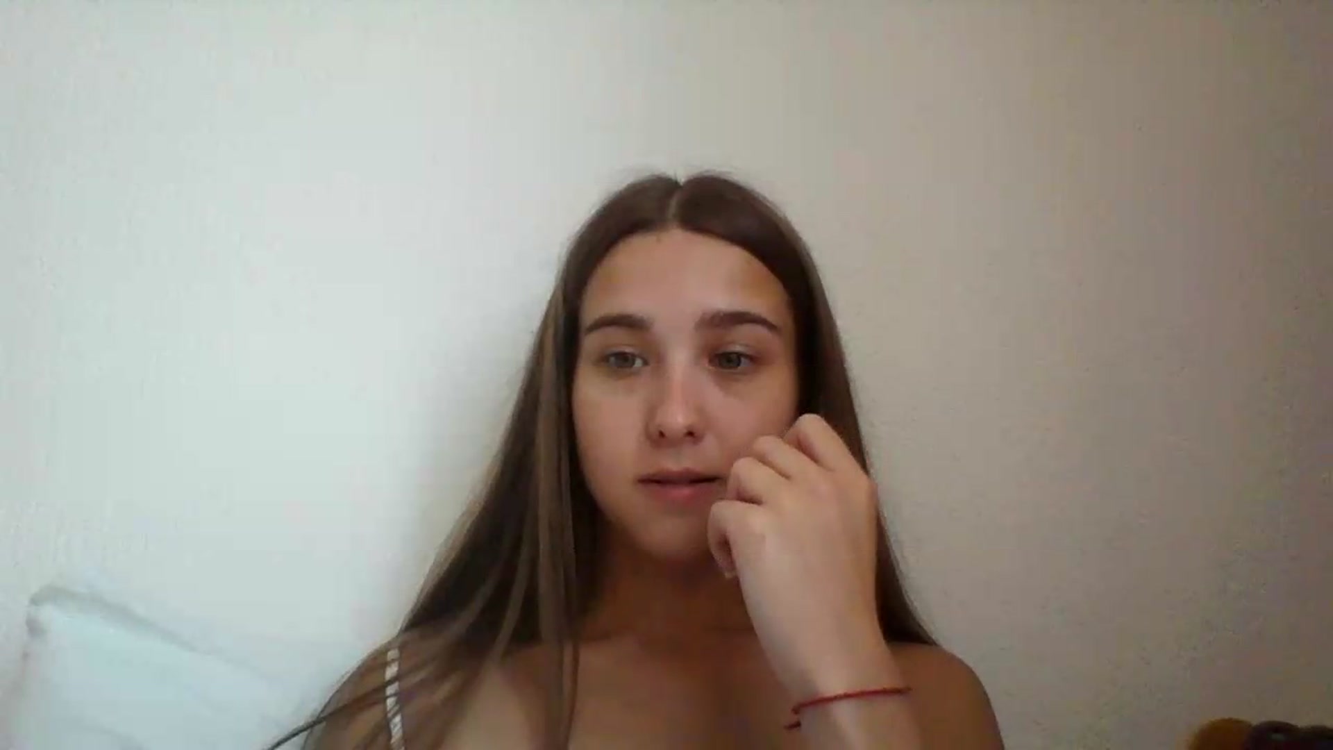 Gallery image thumbnail from ElariaVee's myfreecams stream on, 08/06/2026, 14:31 image 9 of 20