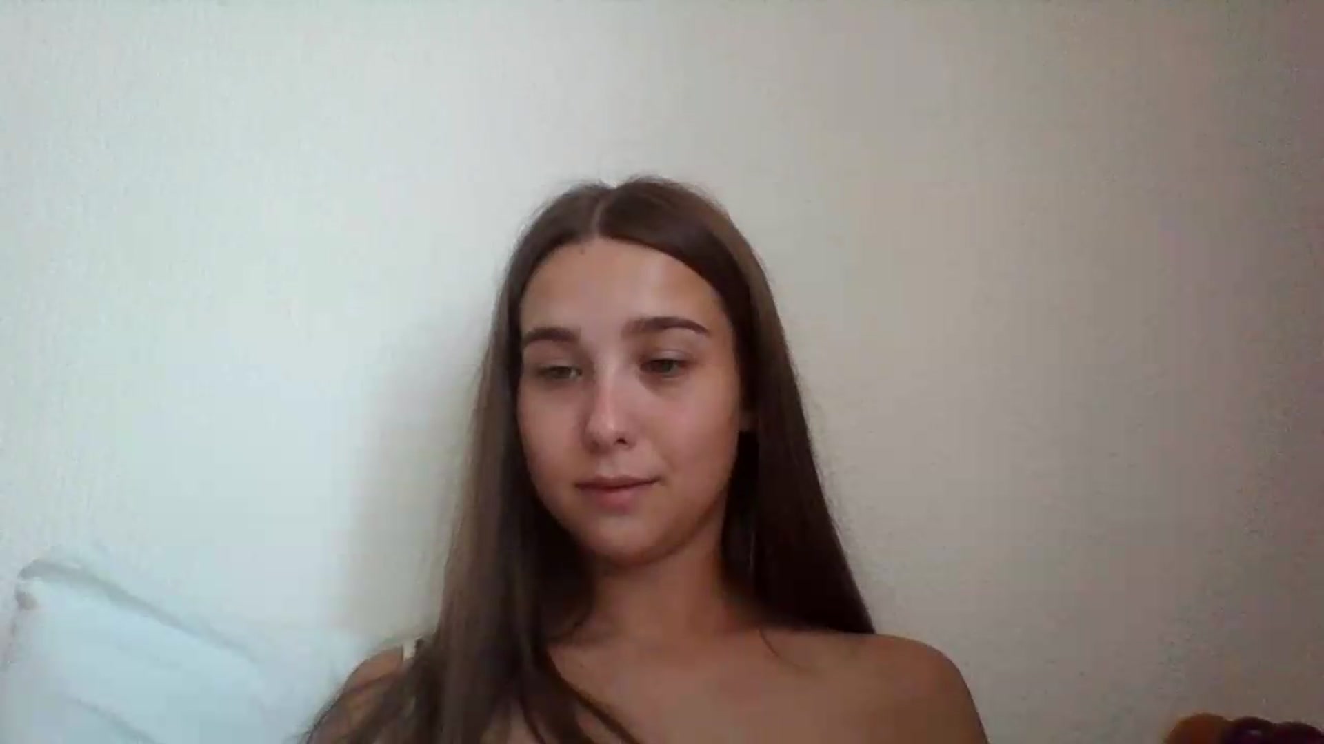 Gallery image thumbnail from ElariaVee's myfreecams stream on, 08/06/2026, 14:31 image 11 of 20