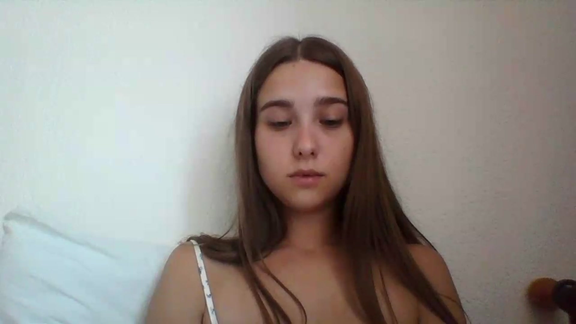Gallery image thumbnail from ElariaVee's myfreecams stream on, 08/06/2026, 14:31 image 13 of 20