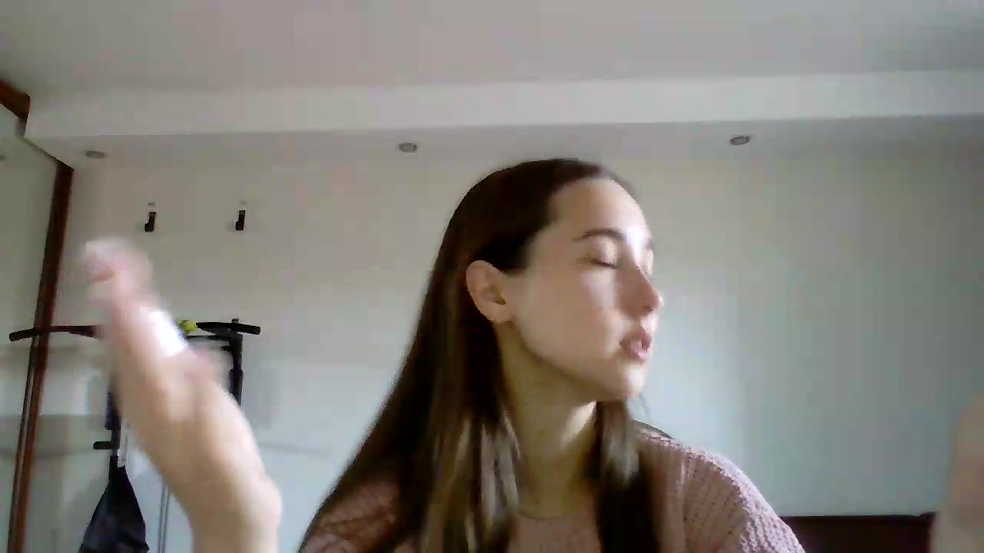 Gallery image thumbnail from ElariaVee's myfreecams stream on, 08/20/2026, 09:11 image 5 of 20