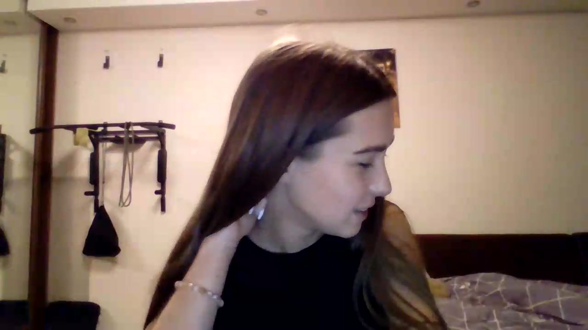 Gallery image thumbnail from ElariaVee's myfreecams stream on, 08/25/2026, 18:07 image 12 of 20