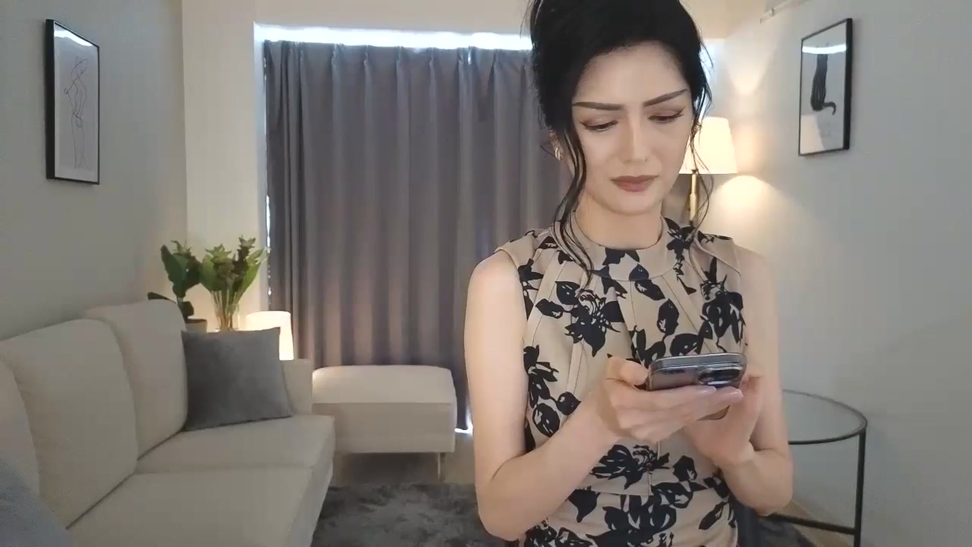 Gallery image thumbnail from Eleah's myfreecams stream on, 09/19/2024, 02:10 image 3 of 20