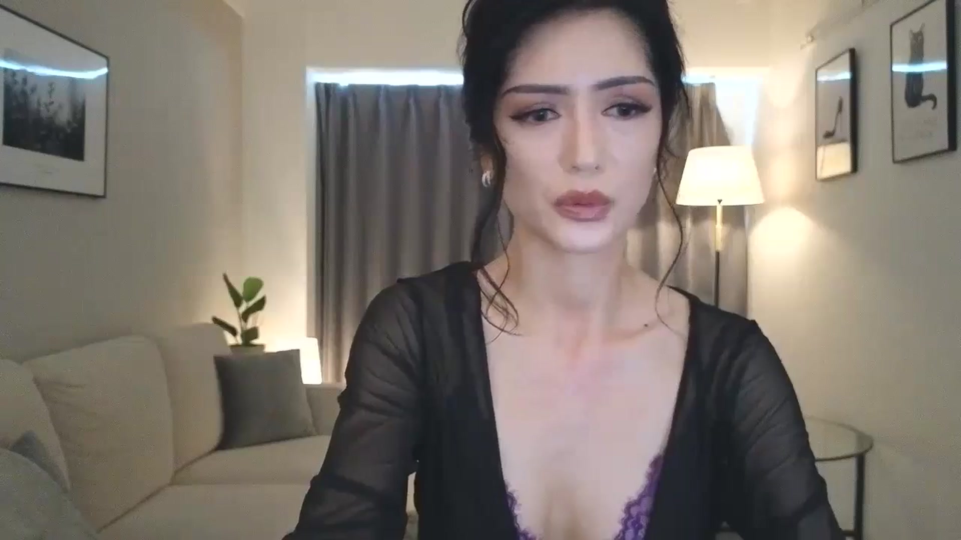 Gallery image thumbnail from Eleah's myfreecams stream on, 10/26/2024, 01:01 image 17 of 20
