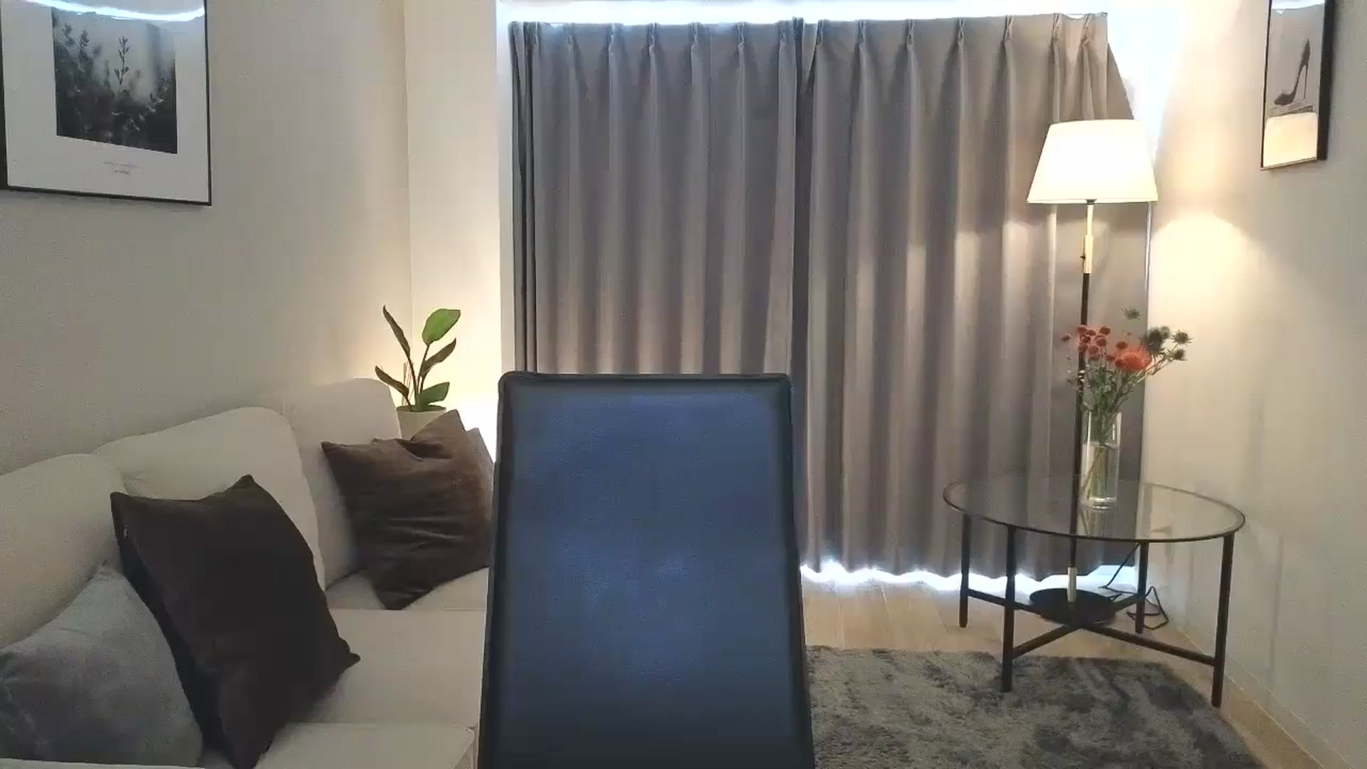 Gallery image thumbnail from Eleah's myfreecams stream on, 11/23/2024, 08:17 image 3 of 20