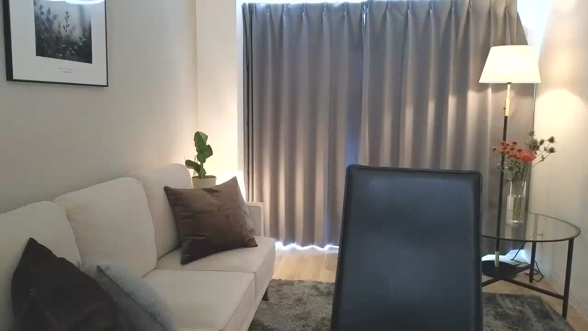 Gallery image thumbnail from Eleah's myfreecams stream on, 11/28/2024, 06:29 image 10 of 20