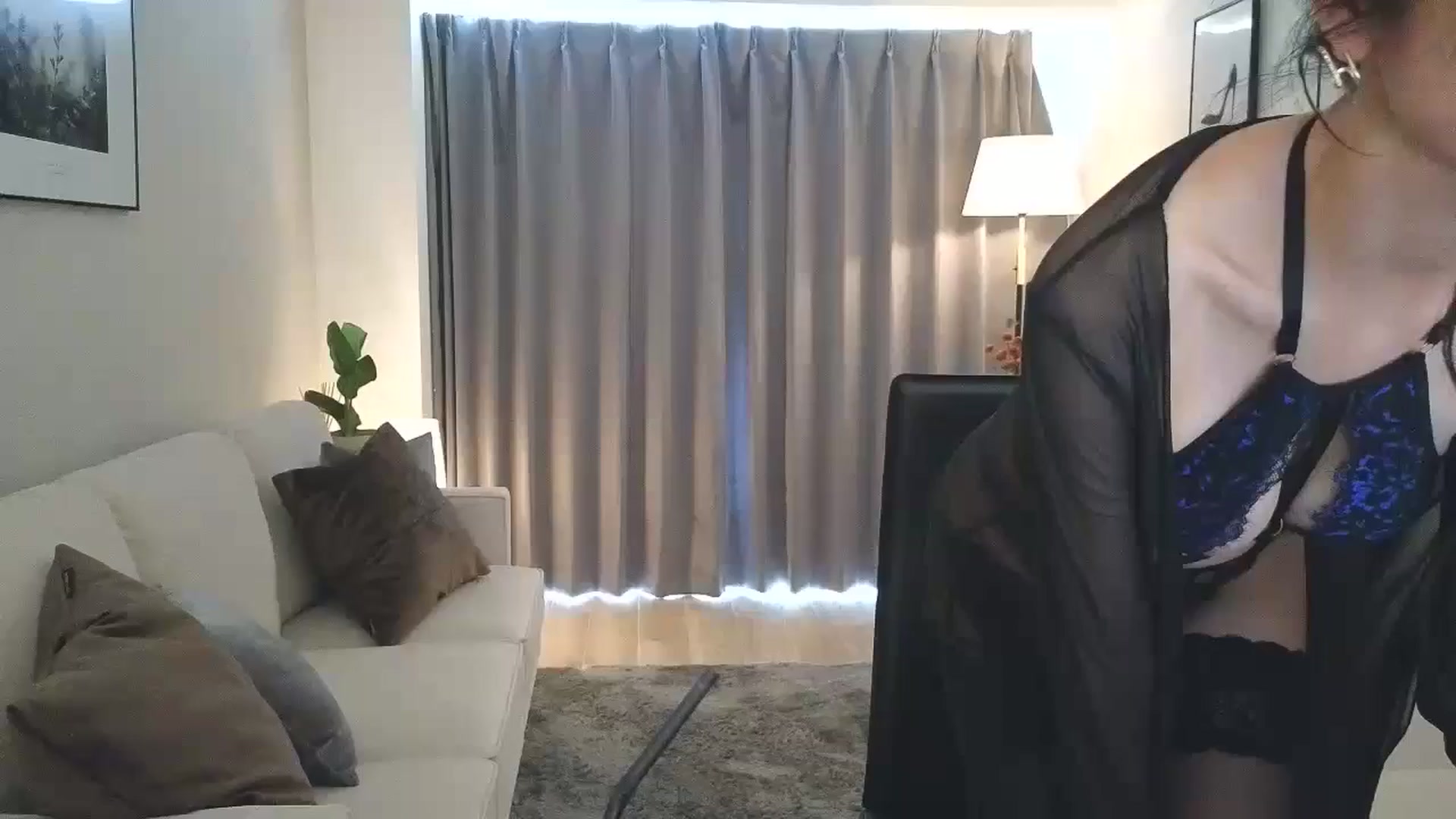 Gallery image thumbnail from Eleah's myfreecams stream on, 11/30/2024, 03:29 image 17 of 20