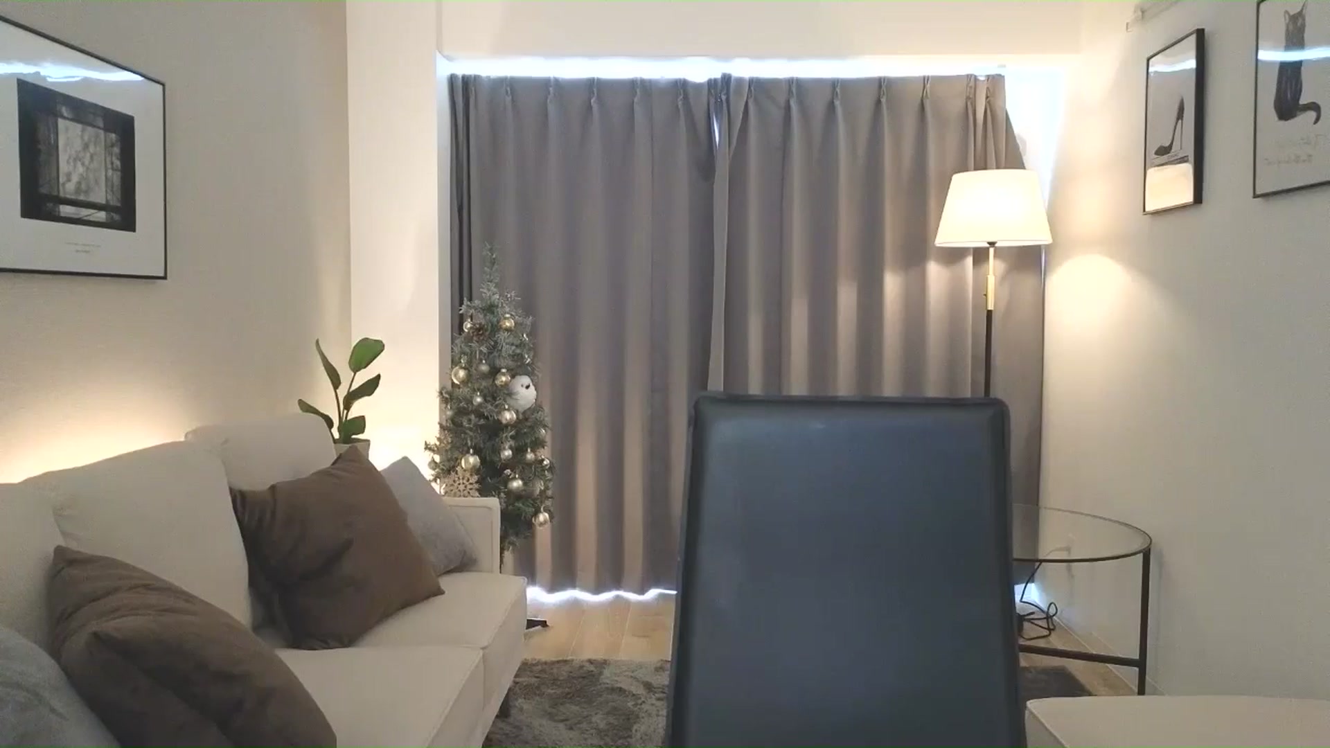 Gallery image thumbnail from Eleah's myfreecams stream on, 12/29/2024, 06:14 image 16 of 20