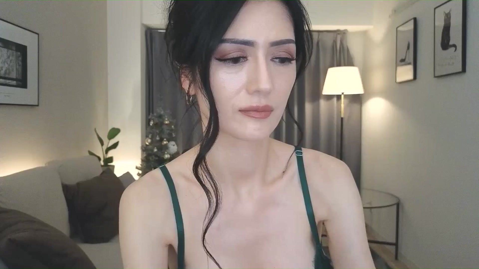 Gallery image thumbnail from Eleah's myfreecams stream on, 12/29/2024, 10:31 image 9 of 20