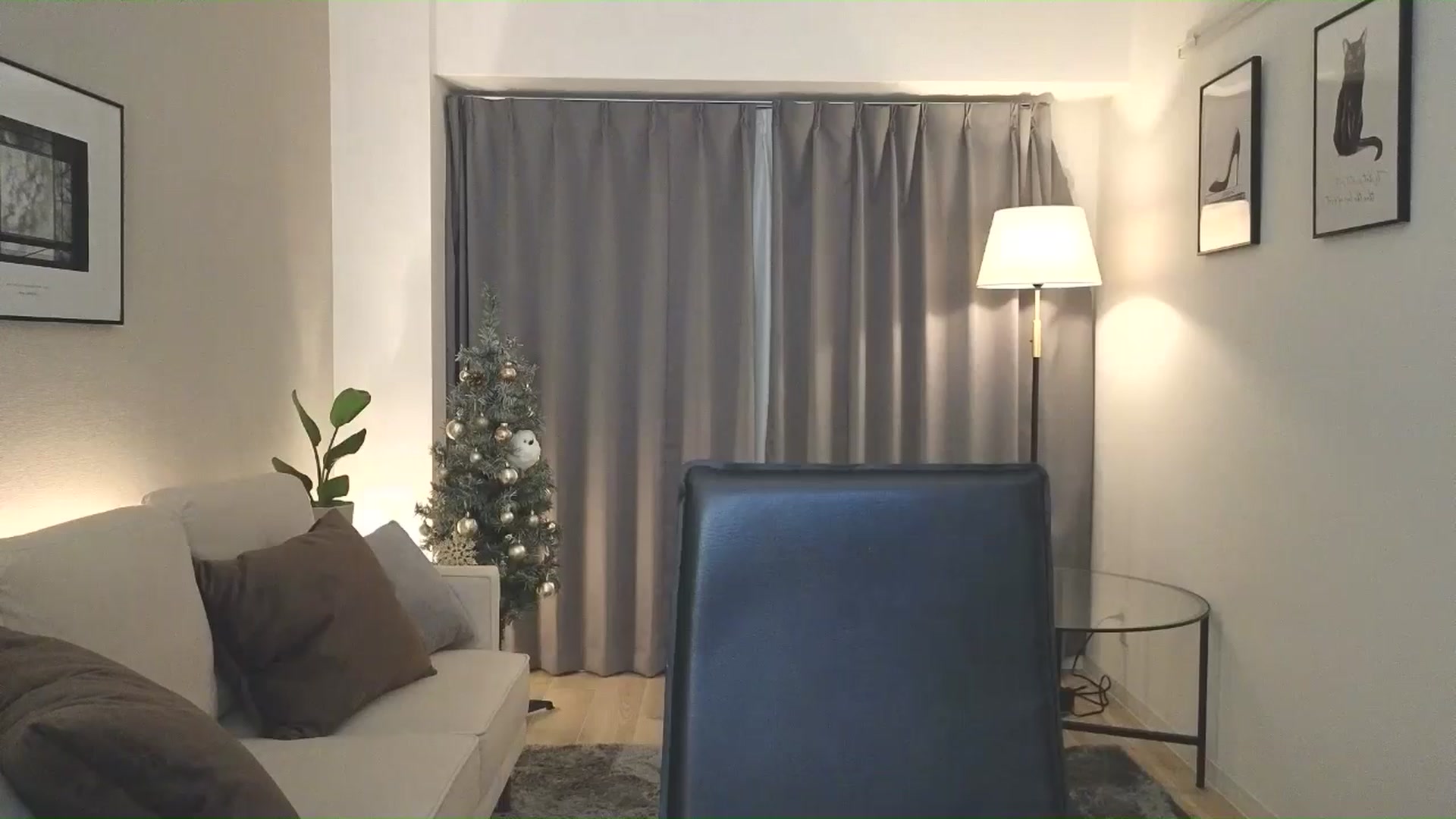 Gallery image thumbnail from Eleah's myfreecams stream on, 12/29/2024, 10:31 image 15 of 20