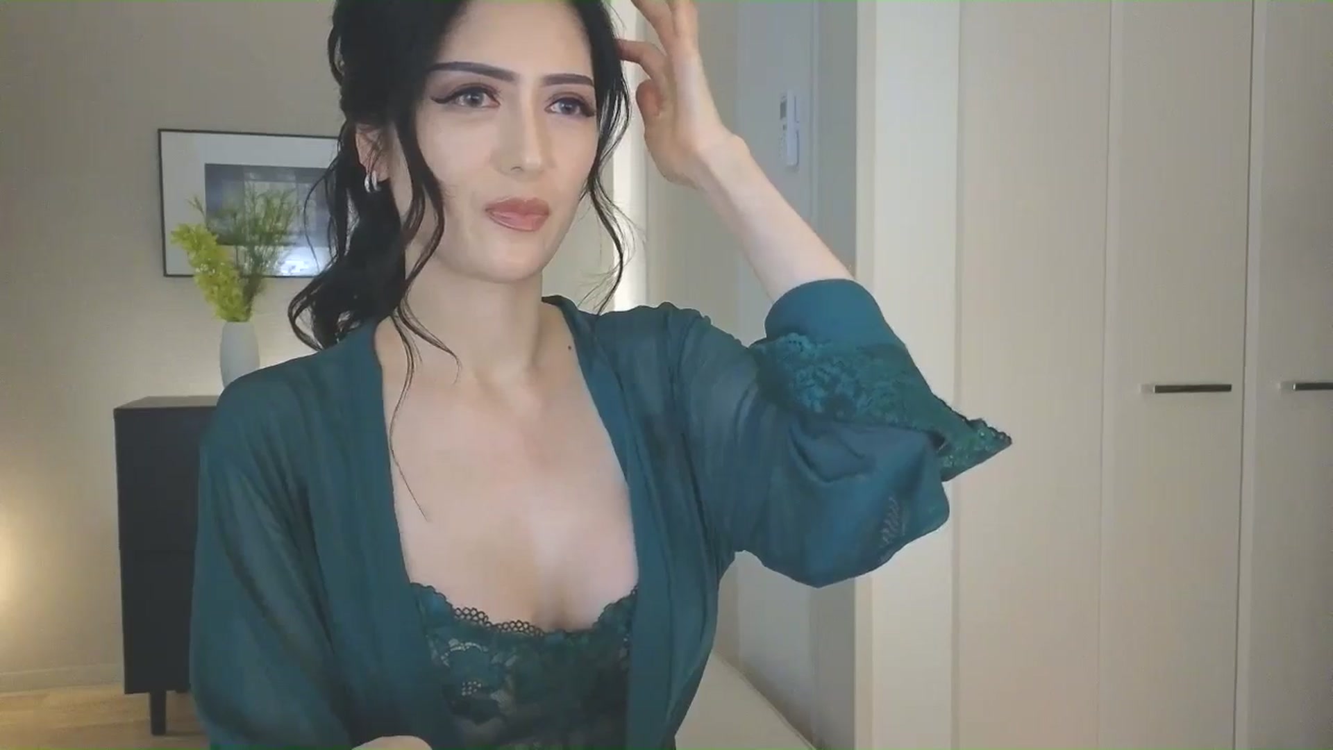 Gallery image thumbnail from Eleah's myfreecams stream on, 02/06/2025, 06:19 image 18 of 20