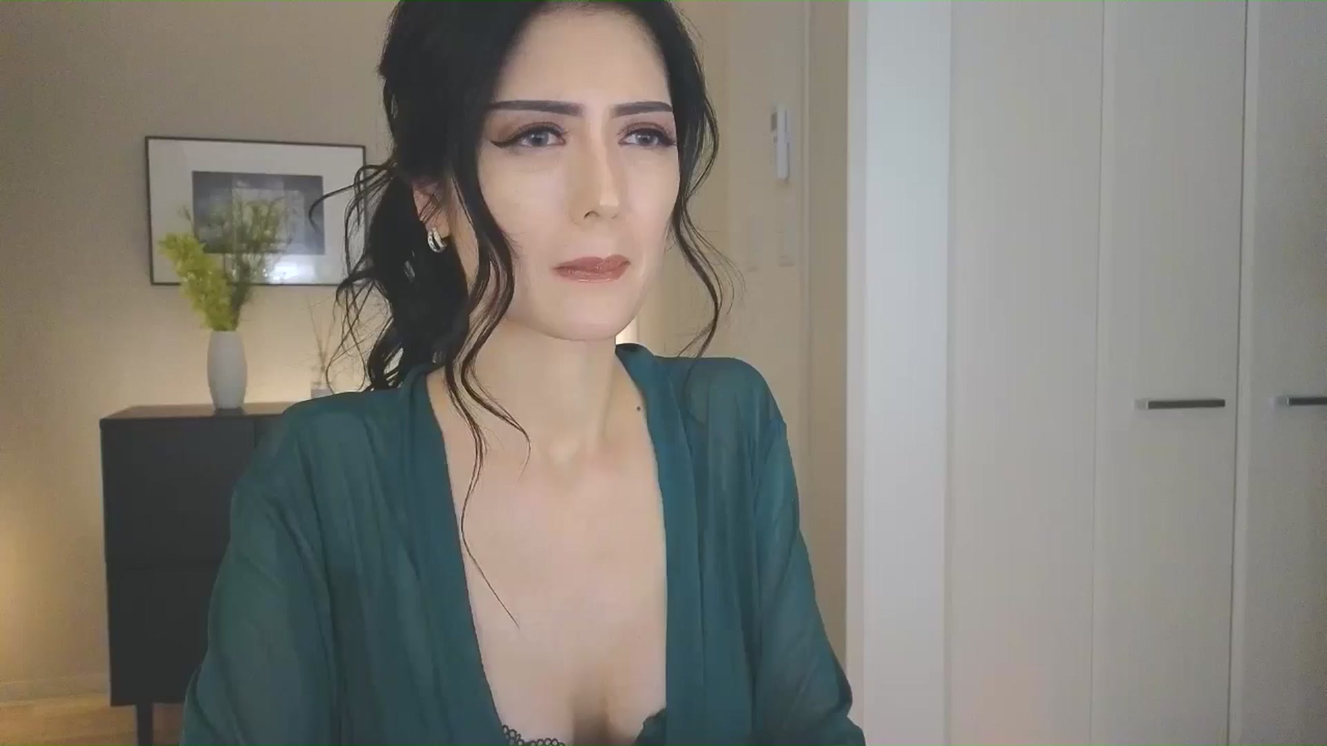 Gallery image thumbnail from Eleah's myfreecams stream on, 02/06/2025, 13:20 image 1 of 20