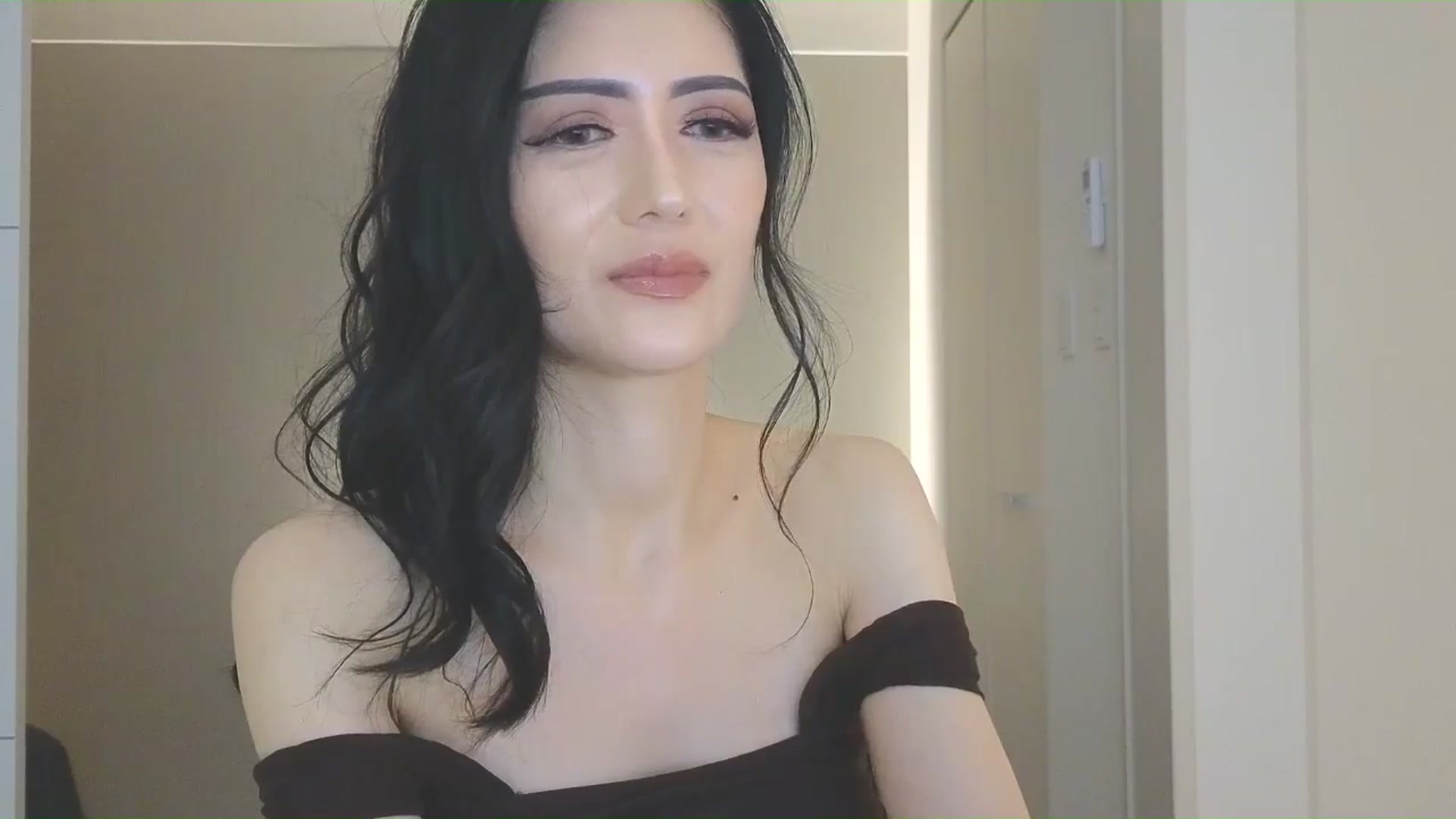 Gallery image thumbnail from Eleah's myfreecams stream on, 02/27/2025, 11:46 image 6 of 20