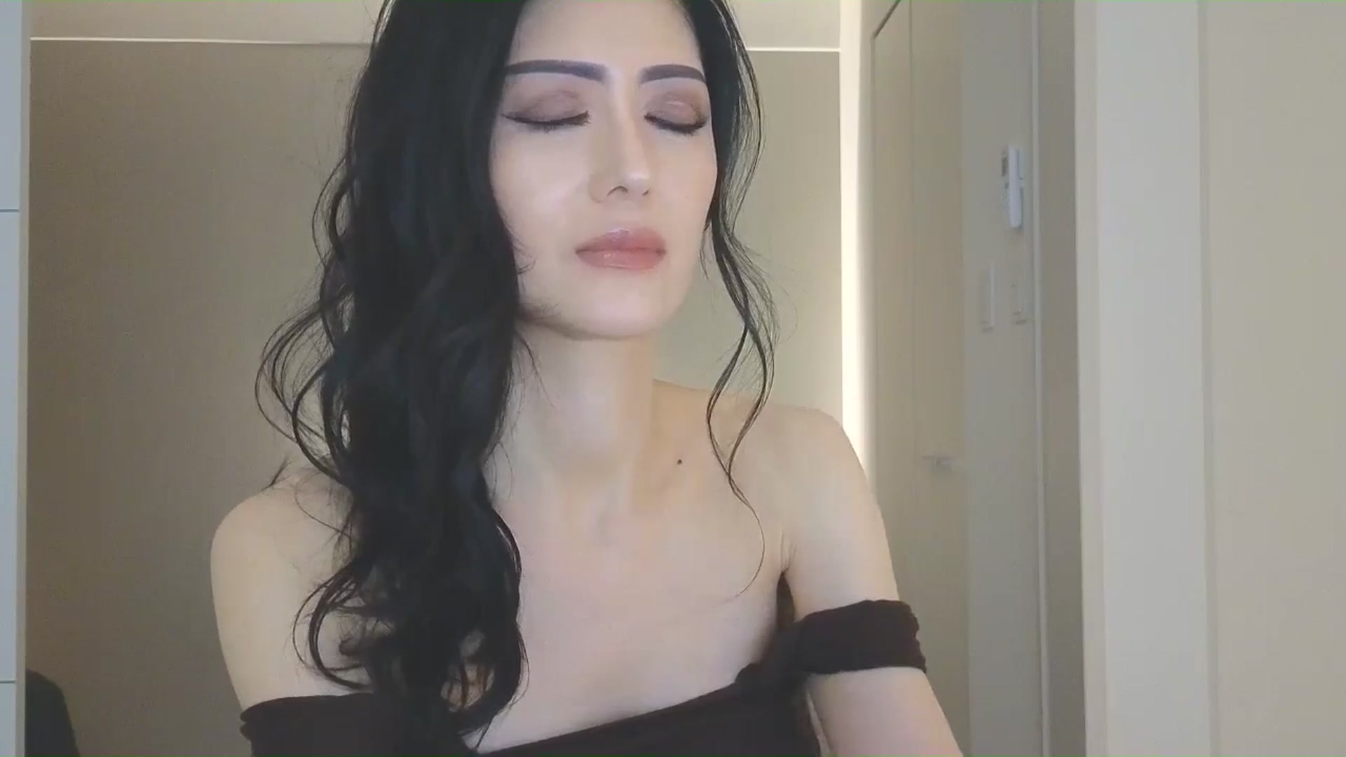 Gallery image thumbnail from Eleah's myfreecams stream on, 02/27/2025, 11:46 image 9 of 20