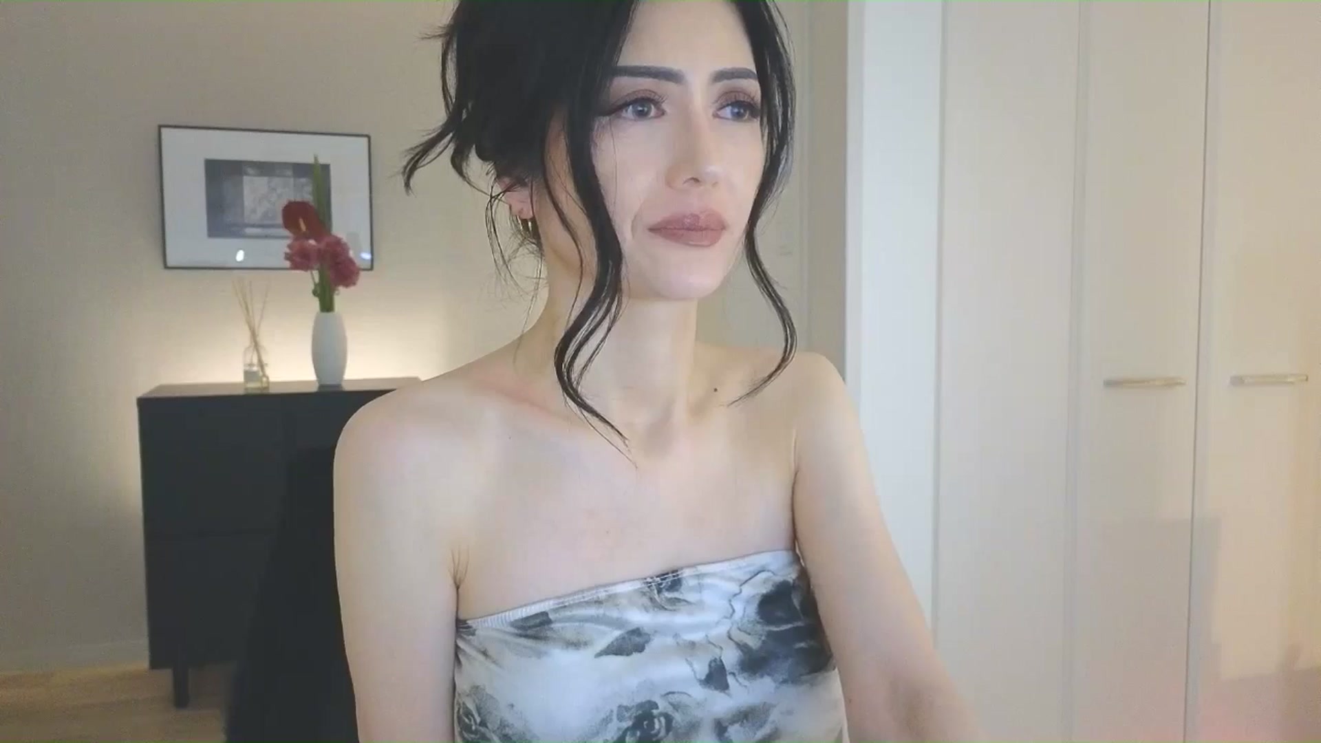 Gallery image thumbnail from Eleah's myfreecams stream on, 03/02/2025, 14:05 image 8 of 20