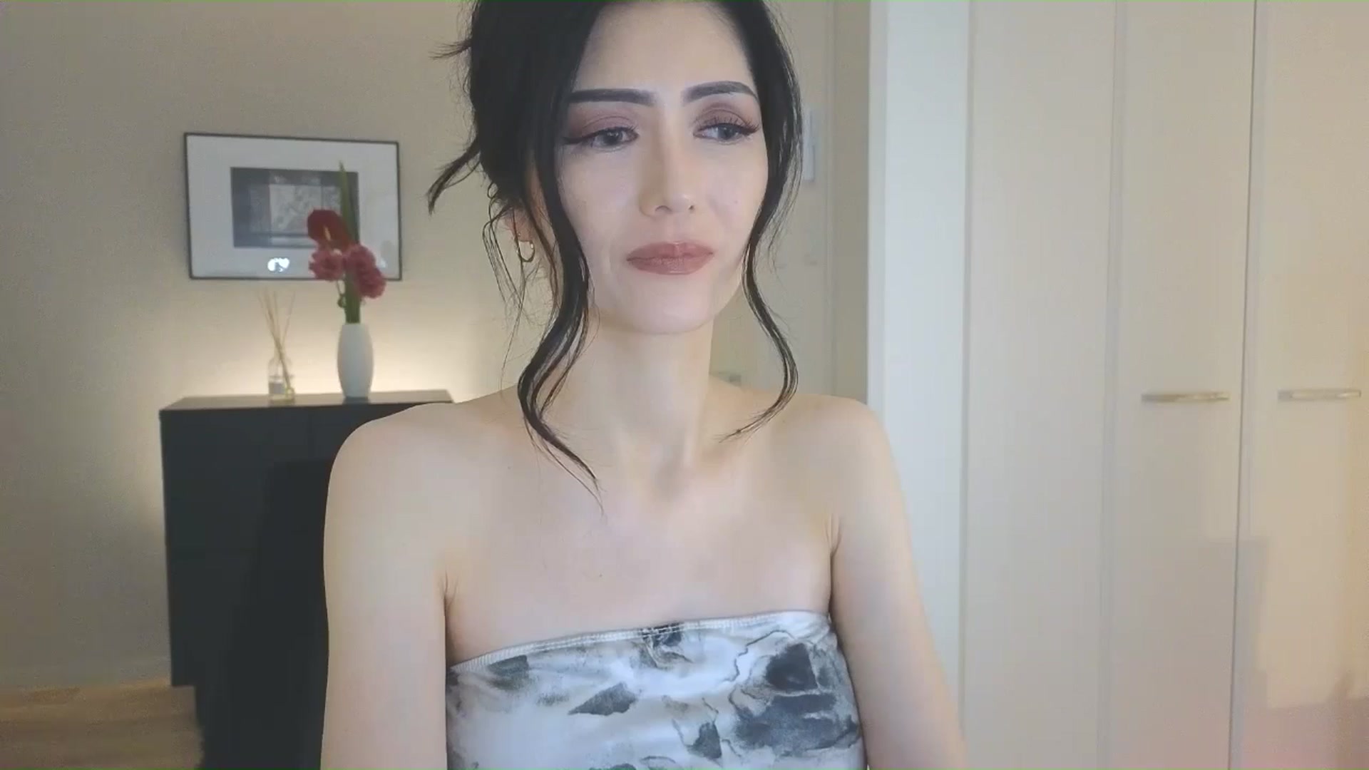 Gallery image thumbnail from Eleah's myfreecams stream on, 03/02/2025, 14:05 image 13 of 20