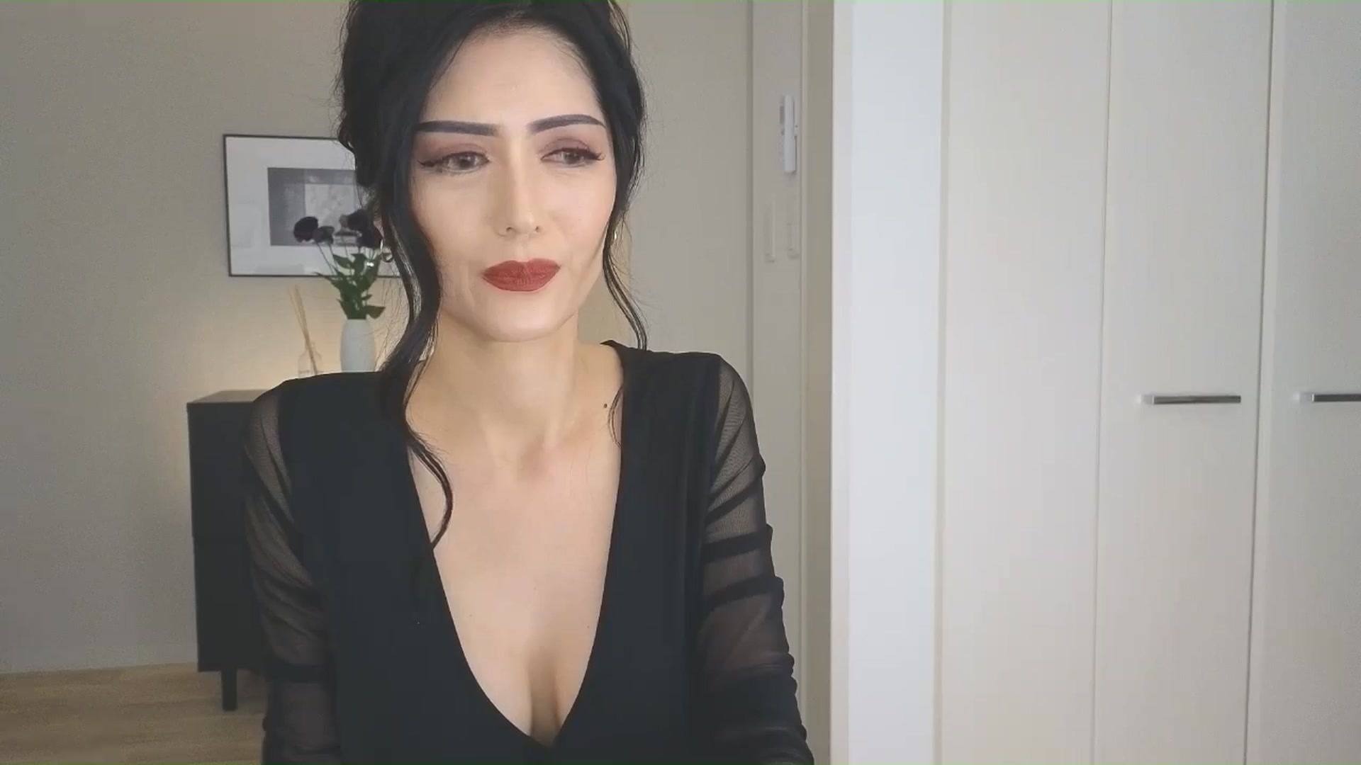 Gallery image thumbnail from Eleah's myfreecams stream on, 03/09/2025, 07:58 image 5 of 20