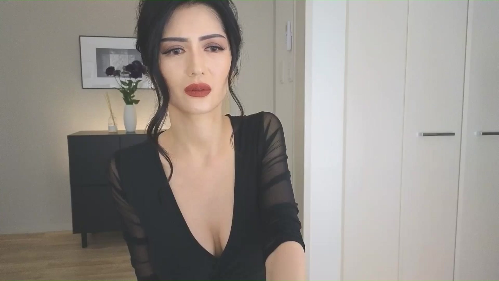 Gallery image thumbnail from Eleah's myfreecams stream on, 03/09/2025, 07:58 image 15 of 20