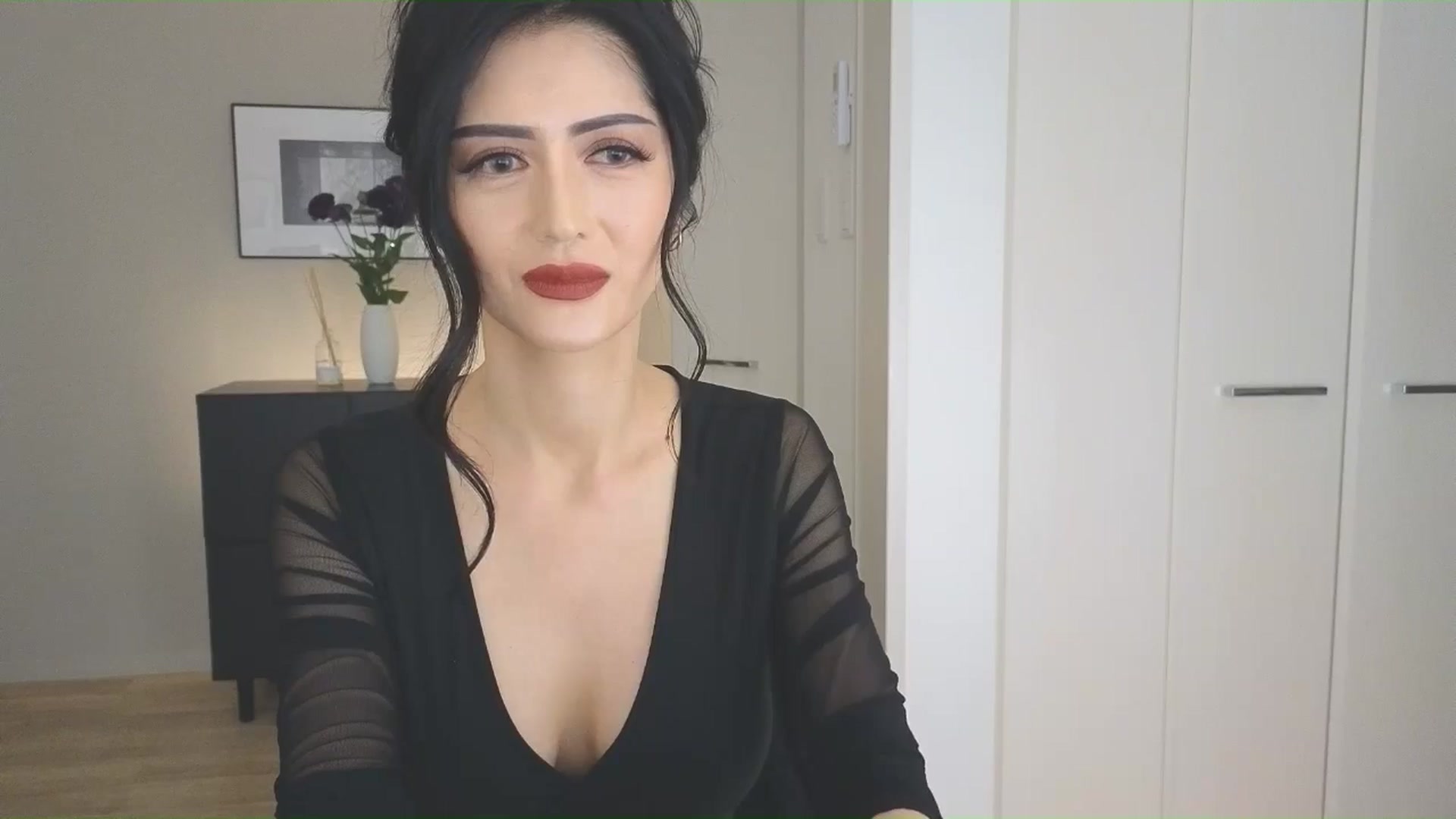 Gallery image thumbnail from Eleah's myfreecams stream on, 03/09/2025, 07:58 image 14 of 20