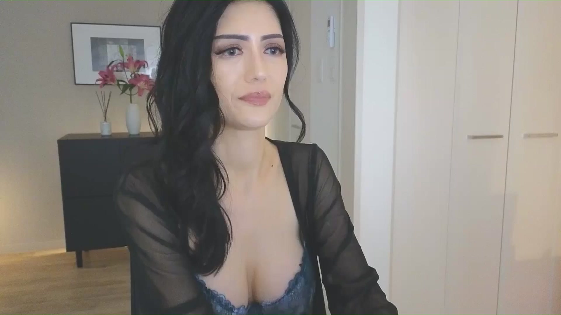 Gallery image thumbnail from Eleah's myfreecams stream on, 03/30/2025, 06:13 image 1 of 20