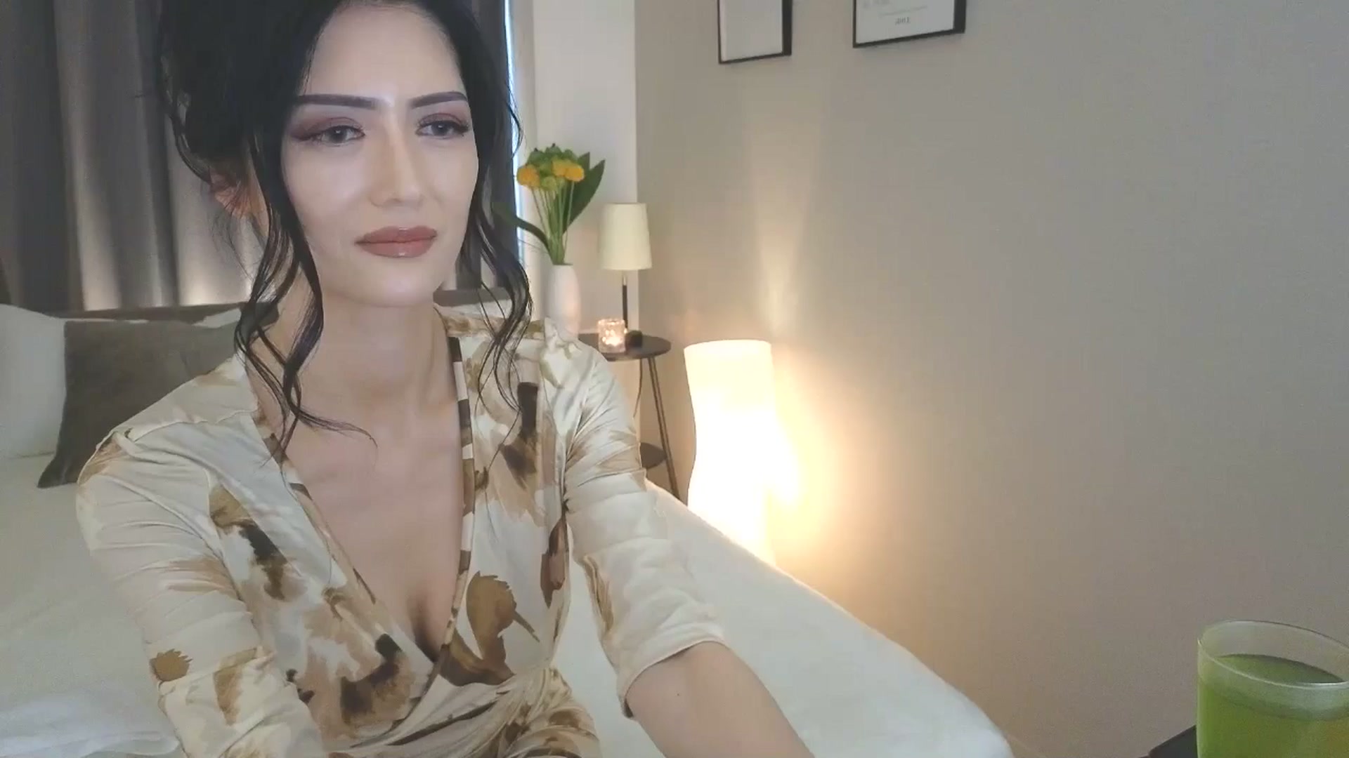 Gallery image thumbnail from Eleah's myfreecams stream on, 04/10/2025, 05:58 image 1 of 20