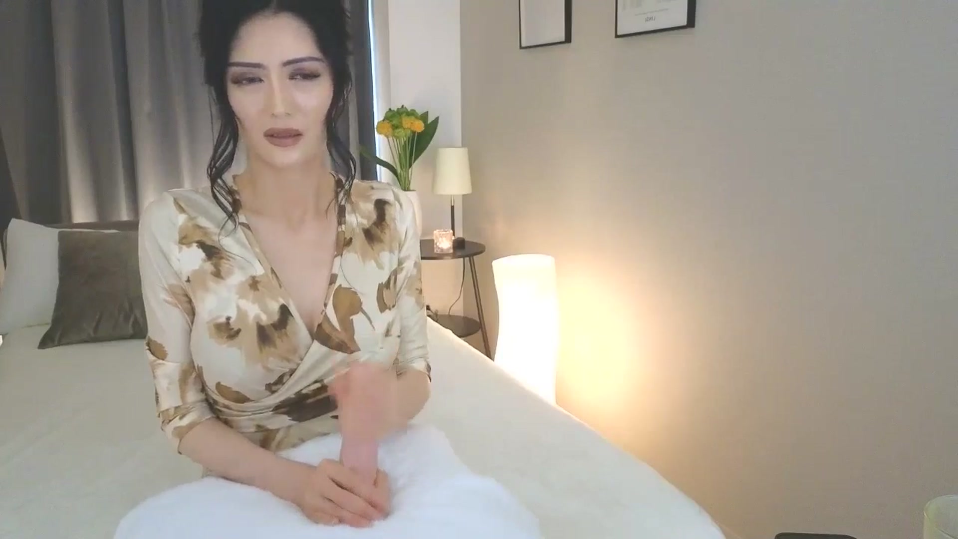 Gallery image thumbnail from Eleah's myfreecams stream on, 04/10/2025, 05:58 image 8 of 20