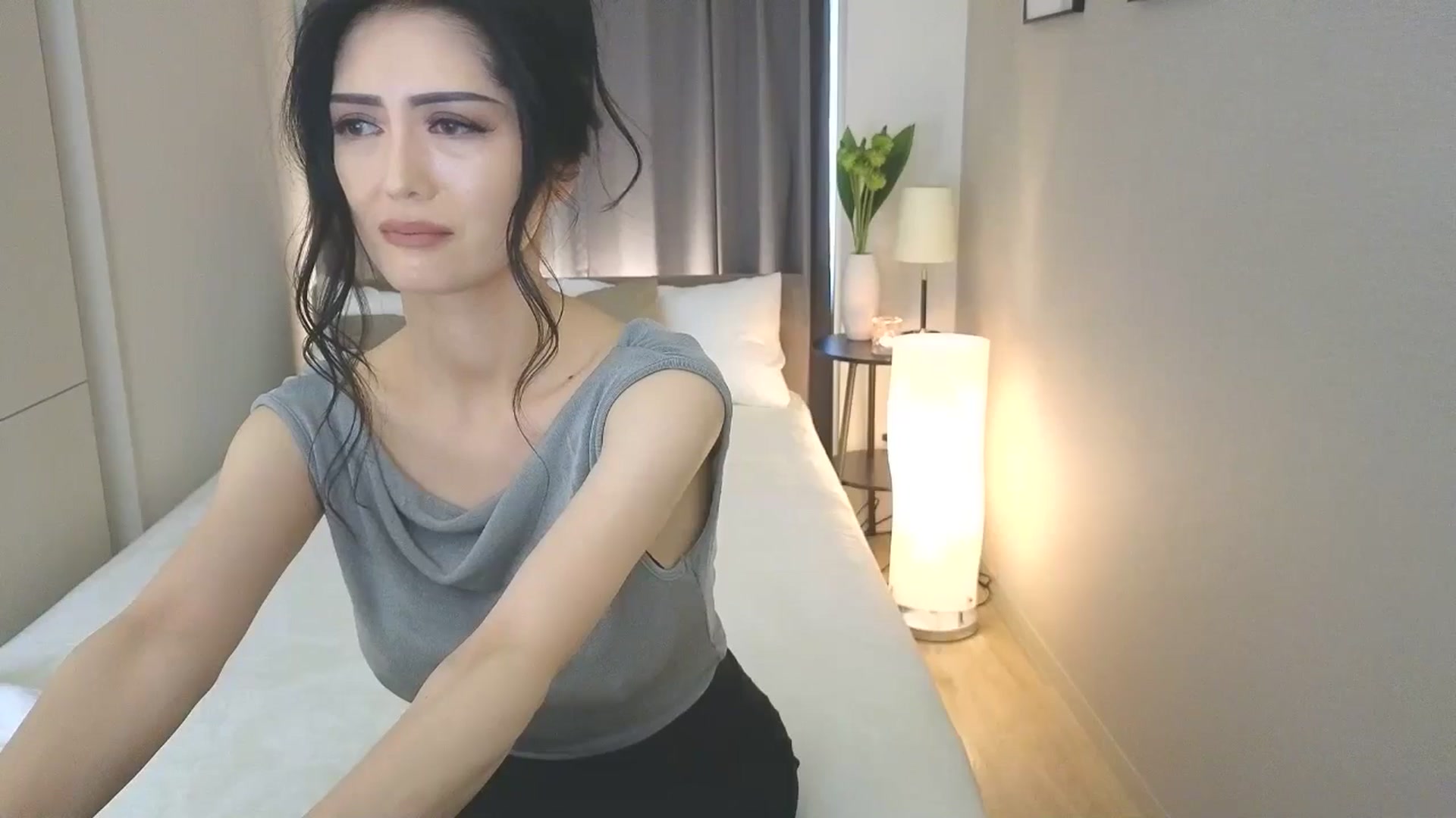 Gallery image thumbnail from Eleah's myfreecams stream on, 04/13/2025, 03:39 image 8 of 20