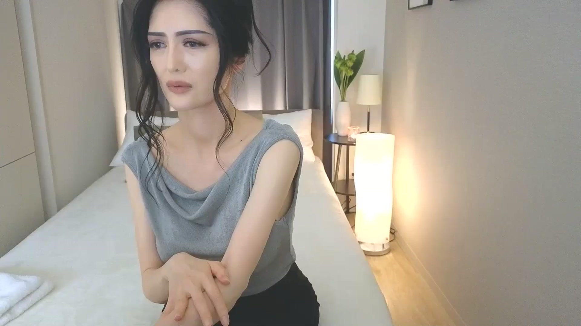 Gallery image thumbnail from Eleah's myfreecams stream on, 04/13/2025, 03:39 image 7 of 20