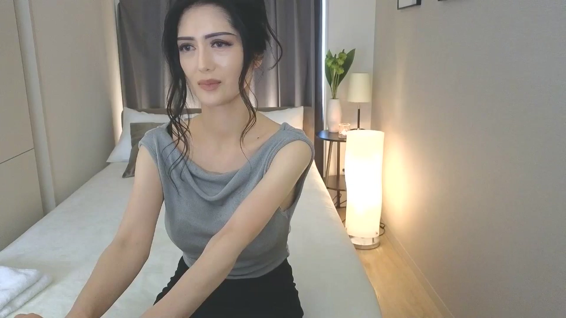 Gallery image thumbnail from Eleah's myfreecams stream on, 04/13/2025, 03:39 image 18 of 20