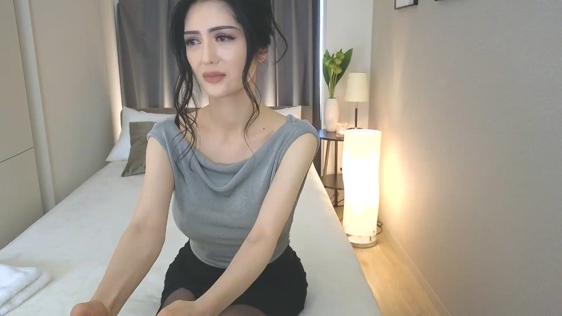 Gallery image thumbnail from Eleah's myfreecams stream on, 04/13/2025, 03:39 image 17 of 20