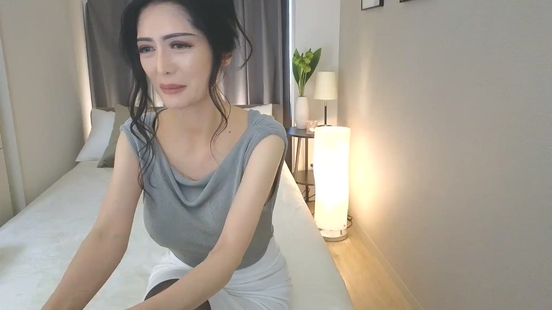Gallery image thumbnail from Eleah's myfreecams stream on, 04/13/2025, 04:53 image 5 of 20