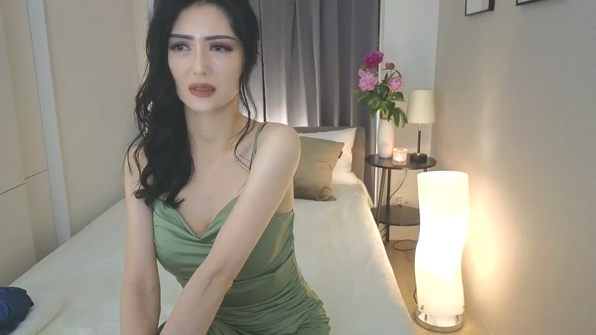 Gallery image thumbnail from Eleah's myfreecams stream on, 04/17/2025, 02:09 image 3 of 20