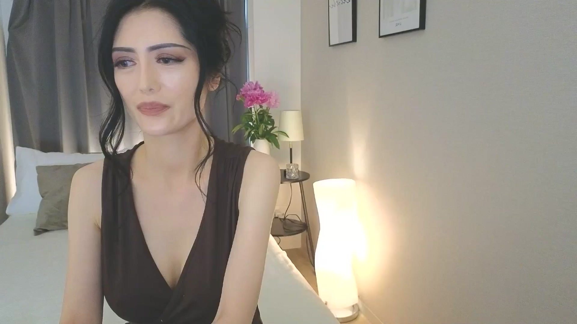 Gallery image thumbnail from Eleah's myfreecams stream on, 04/20/2025, 04:02 image 3 of 20