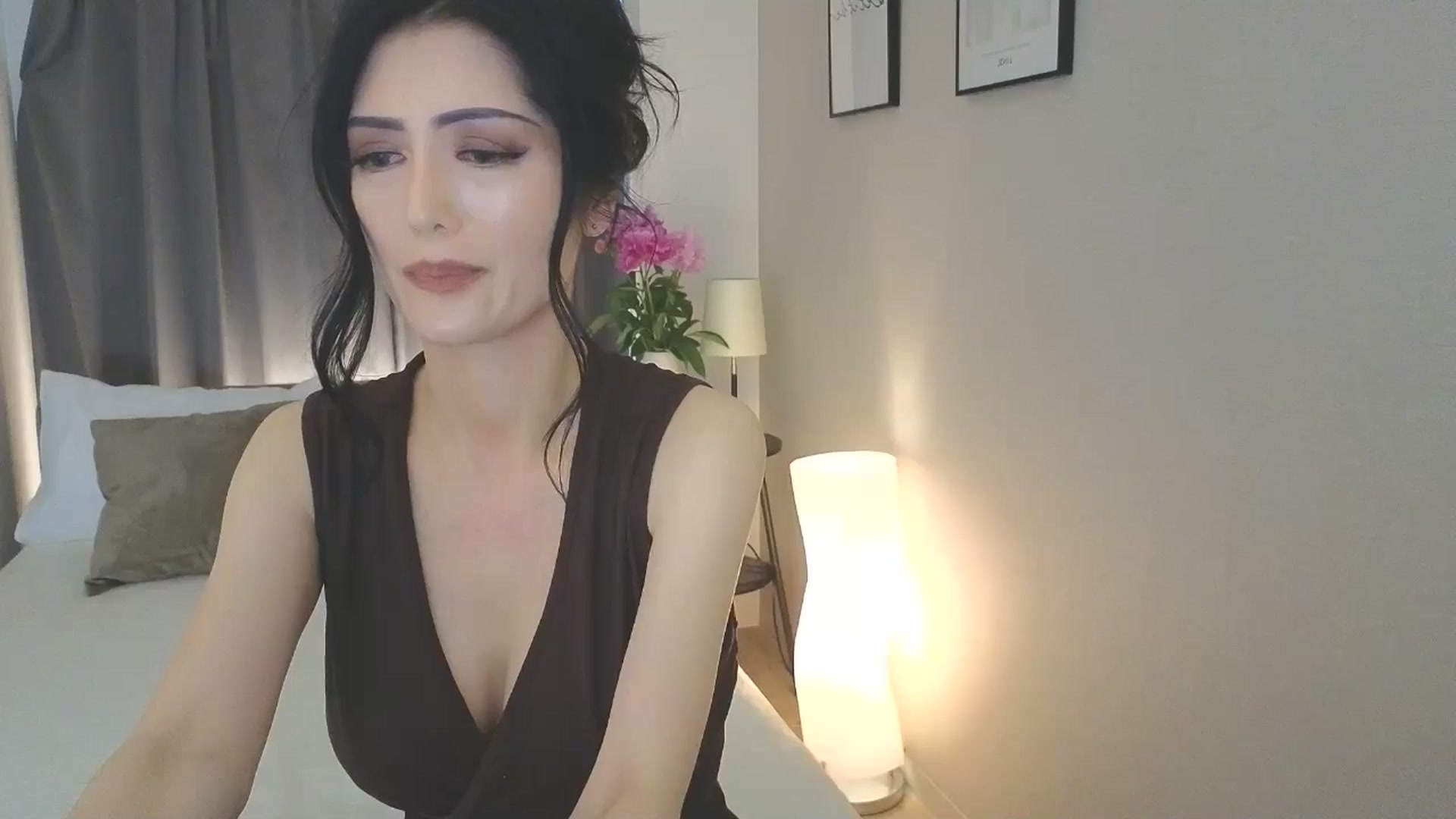 Gallery image thumbnail from Eleah's myfreecams stream on, 04/20/2025, 04:02 image 17 of 20