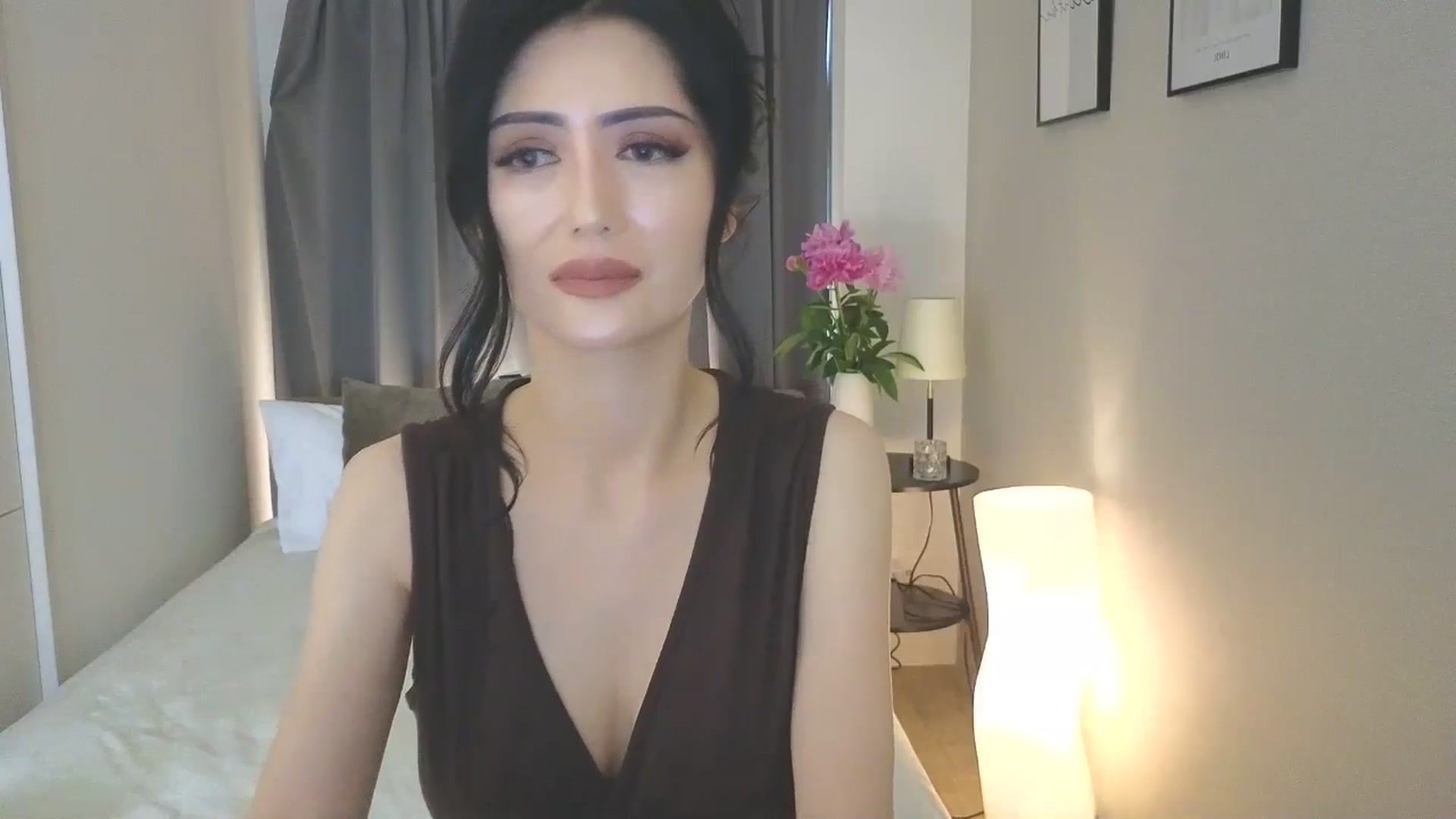 Gallery image thumbnail from Eleah's myfreecams stream on, 04/20/2025, 06:57 image 3 of 20