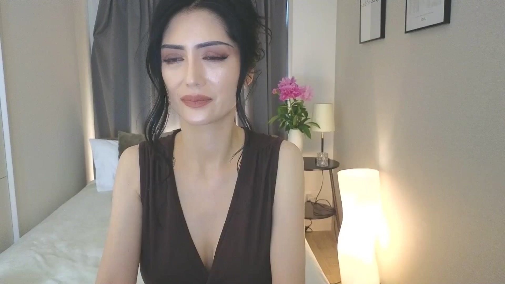 Gallery image thumbnail from Eleah's myfreecams stream on, 04/20/2025, 06:57 image 9 of 20