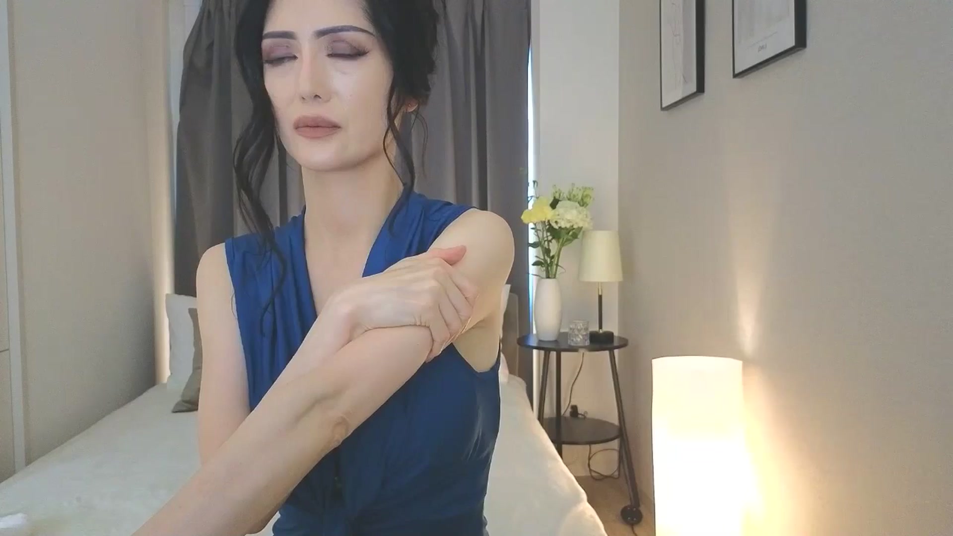 Gallery image thumbnail from Eleah's myfreecams stream on, 04/24/2025, 07:18 image 8 of 20