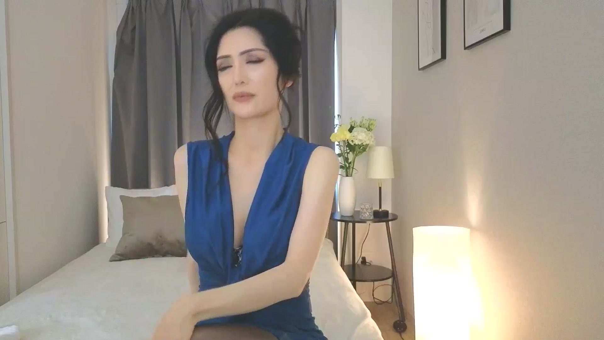 Gallery image thumbnail from Eleah's myfreecams stream on, 04/24/2025, 07:18 image 2 of 20