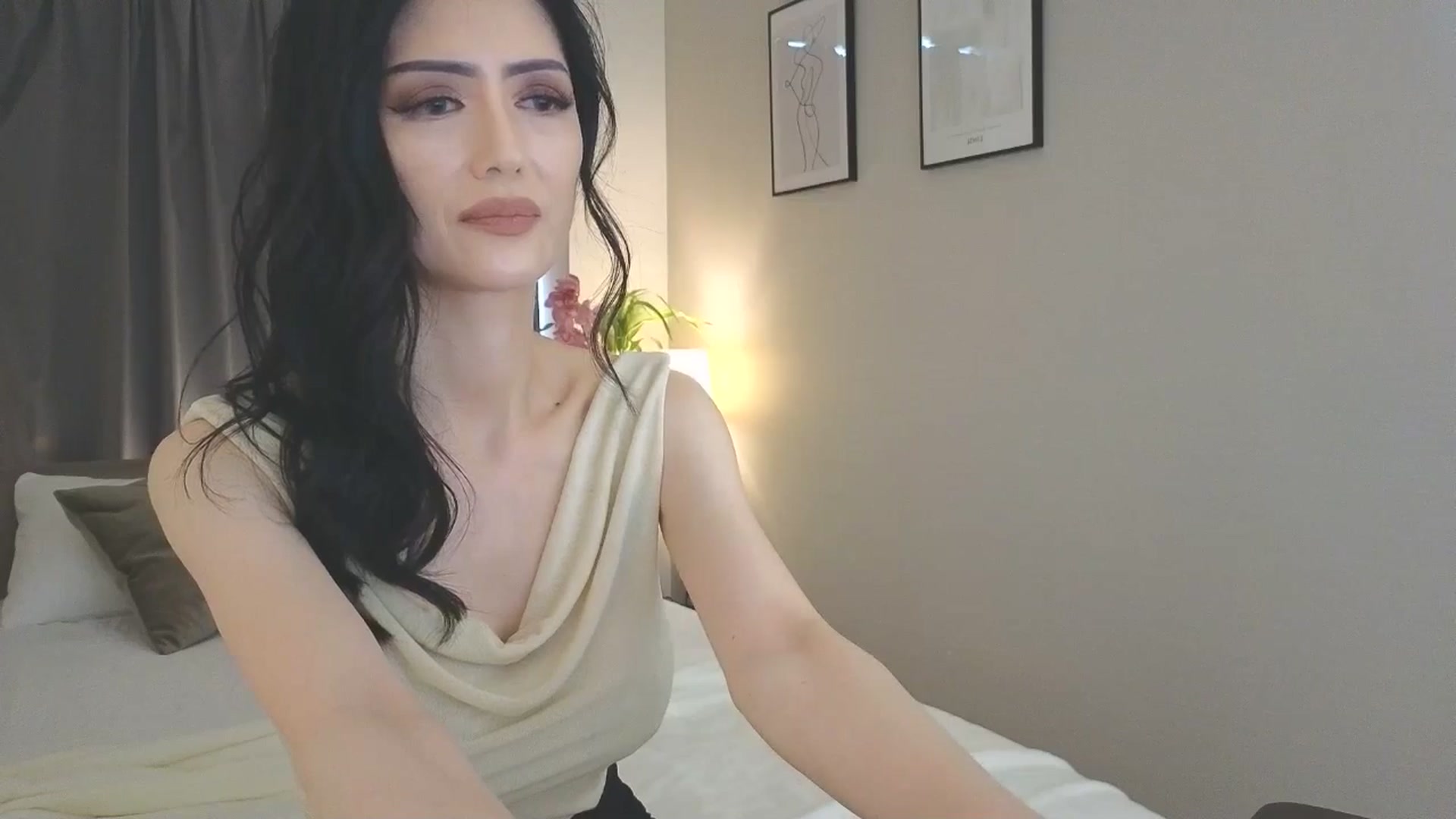 Gallery image thumbnail from Eleah's myfreecams stream on, 05/04/2025, 03:14 image 7 of 20