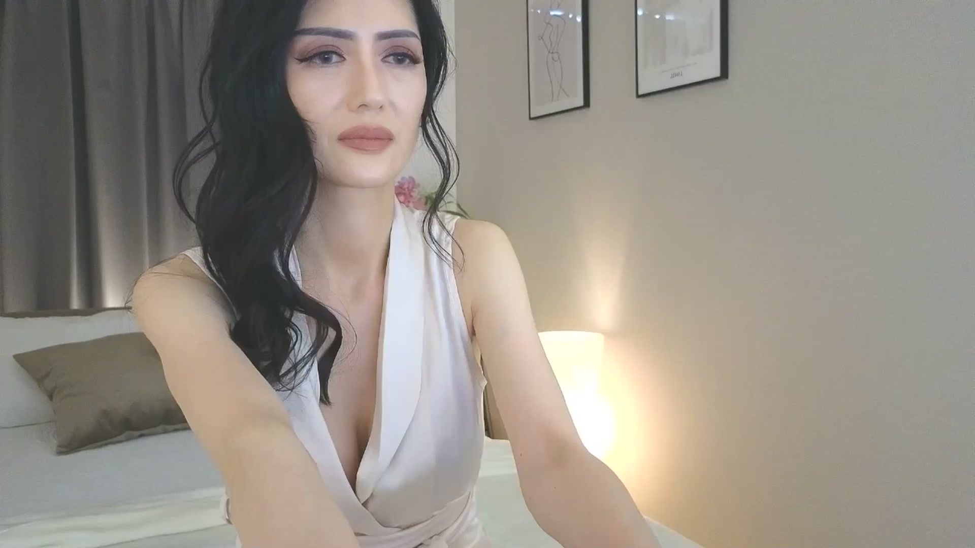 Gallery image thumbnail from Eleah's myfreecams stream on, 05/08/2025, 06:14 image 6 of 20
